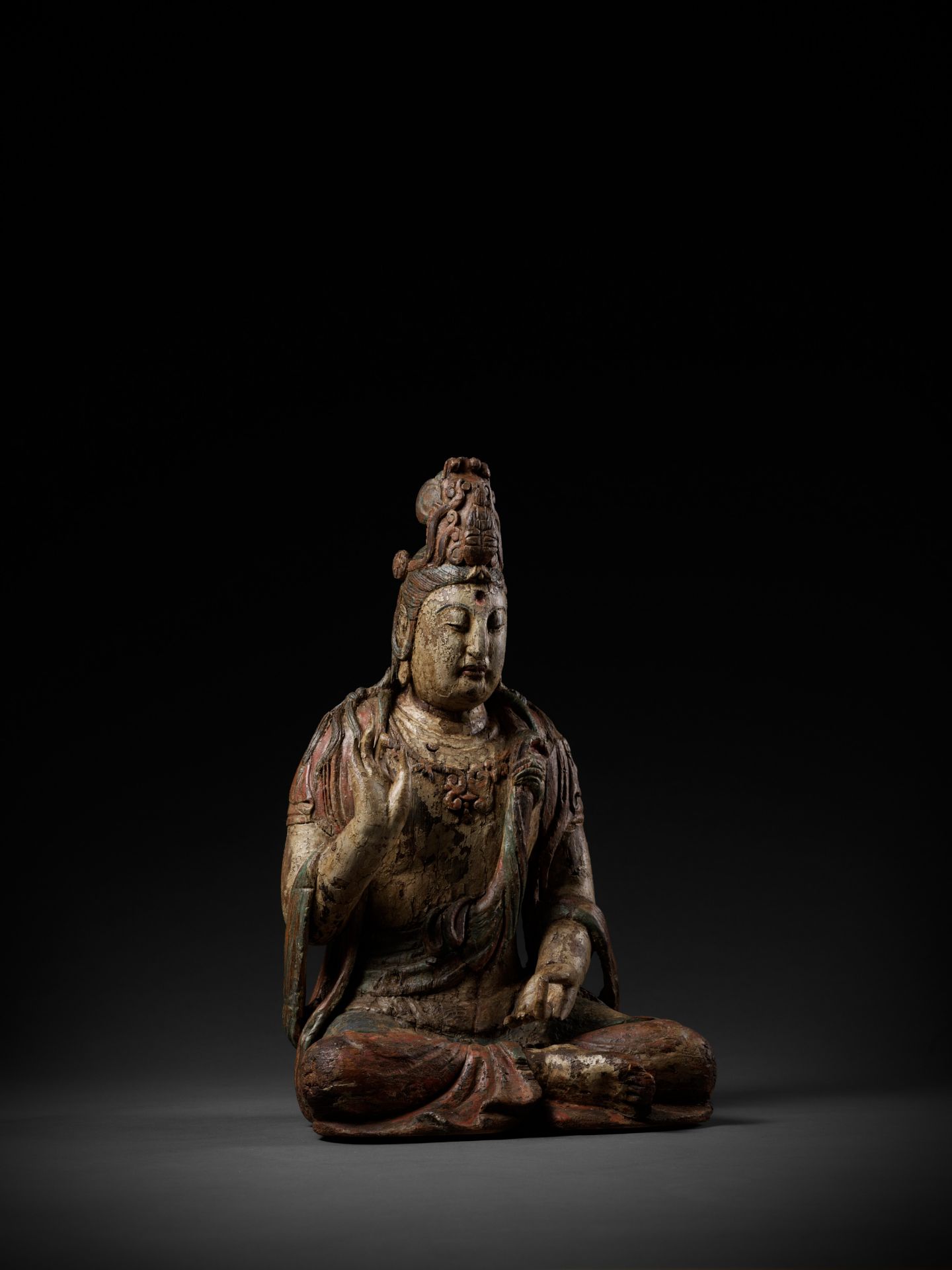 A POLYCHROME-PAINTED WOOD FIGURE OF GUANYIN, MING DYNASTY - Image 9 of 11