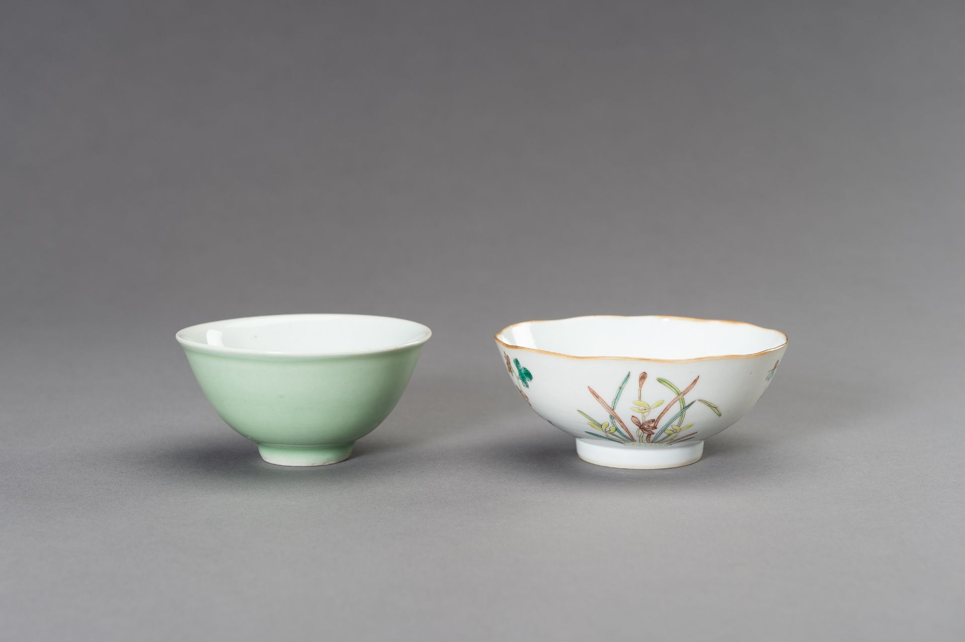 A MIXED LOT WITH SIX PORCELAIN BOWLS, REPUBLIC PERIOD OR LATER - Image 14 of 24