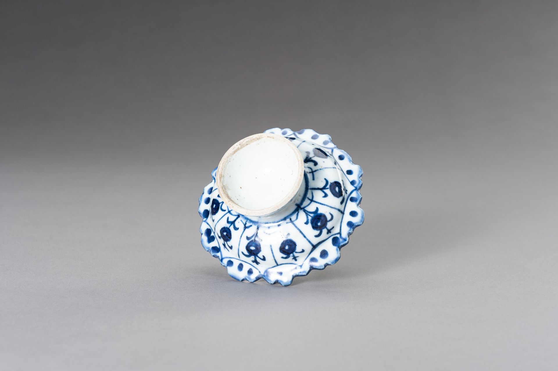 A BLUE AND WHITE TAZZA, QING - Image 9 of 10