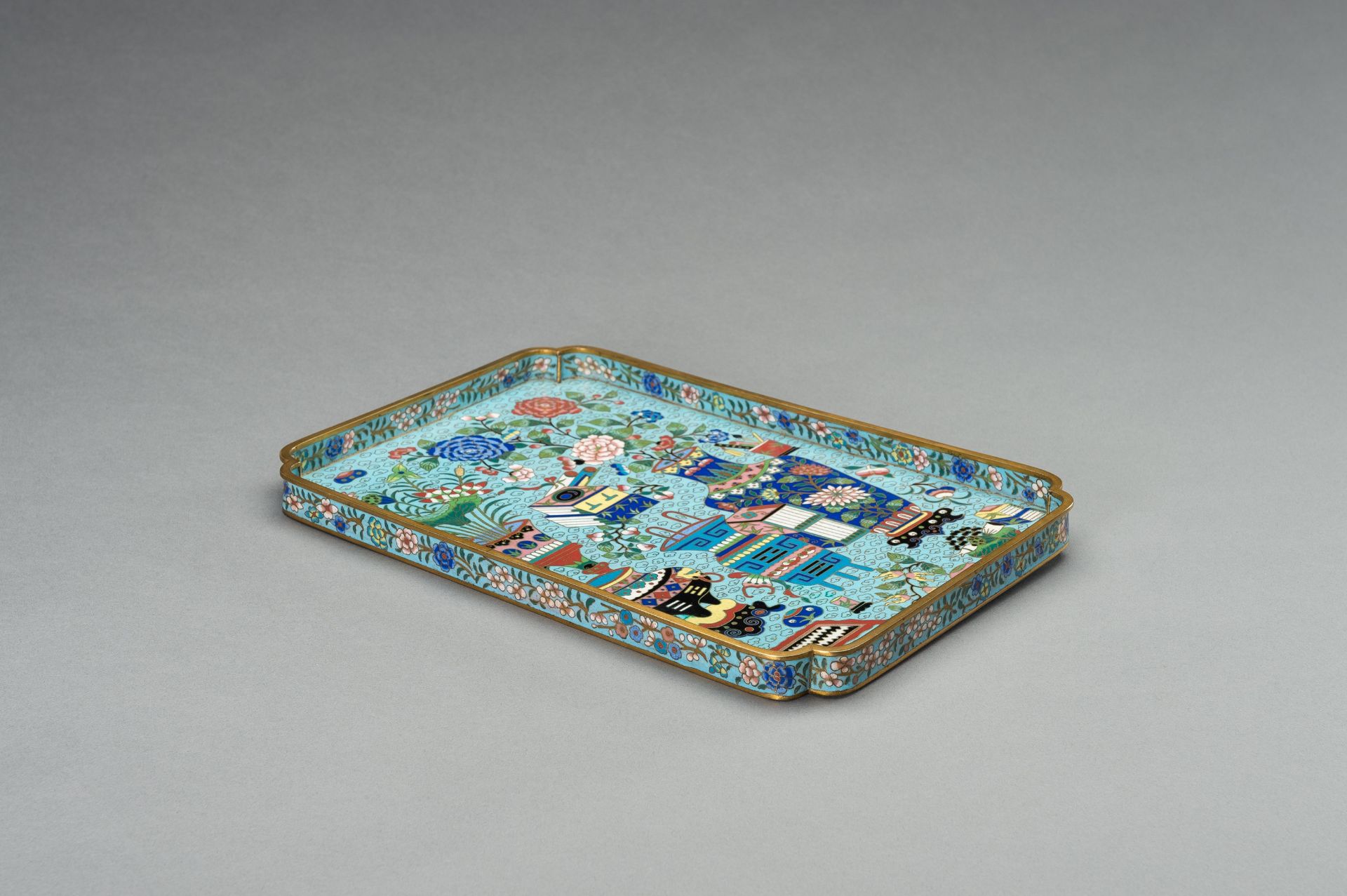 A FINE CLOISONNE ENAMEL TRAY, 19th CENTURY - Image 6 of 11