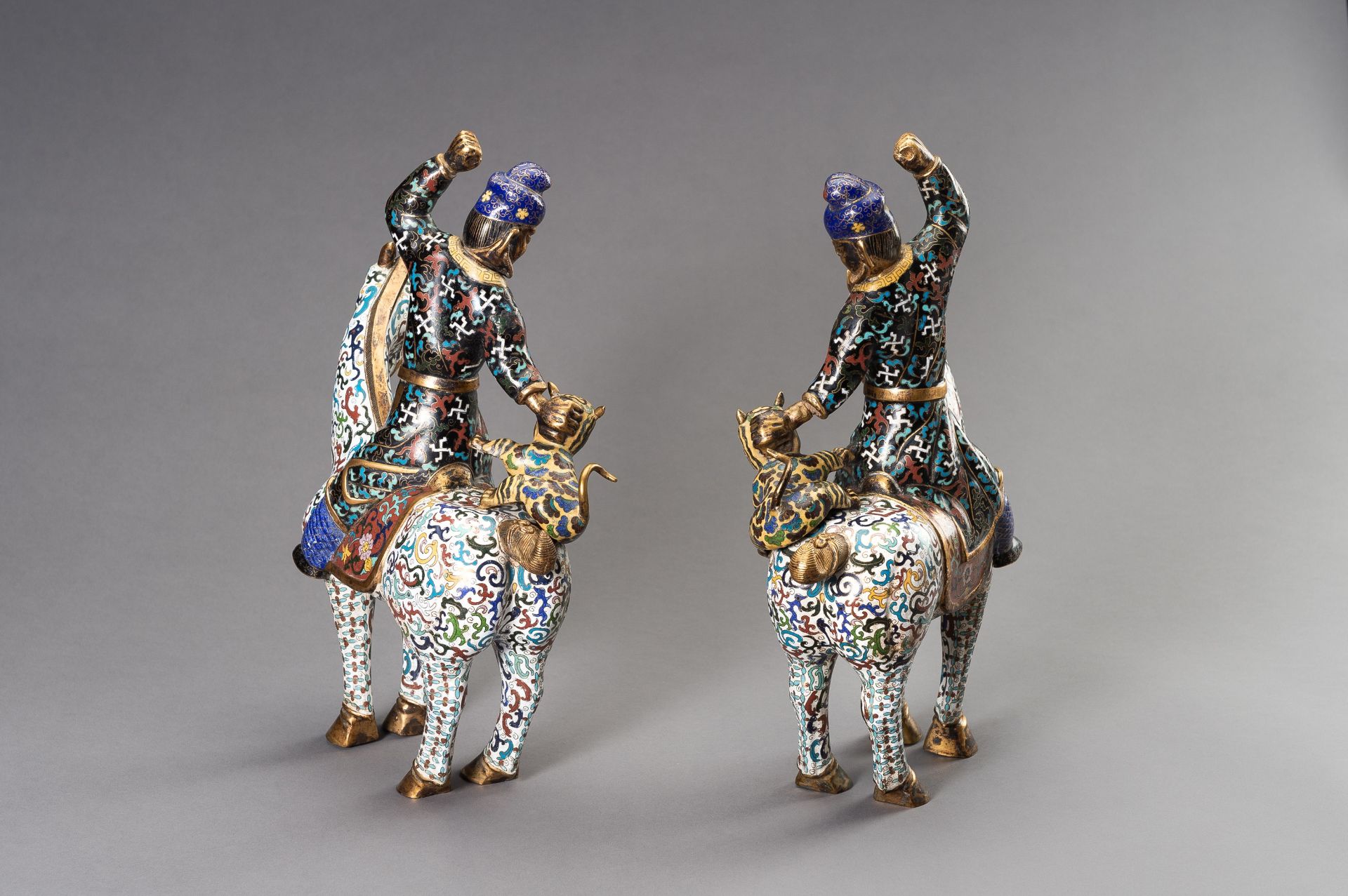 A PAIR OF CLOISONNE ENAMEL PERSIAN EQUESTRIANS, 20TH CENTURY - Image 6 of 12