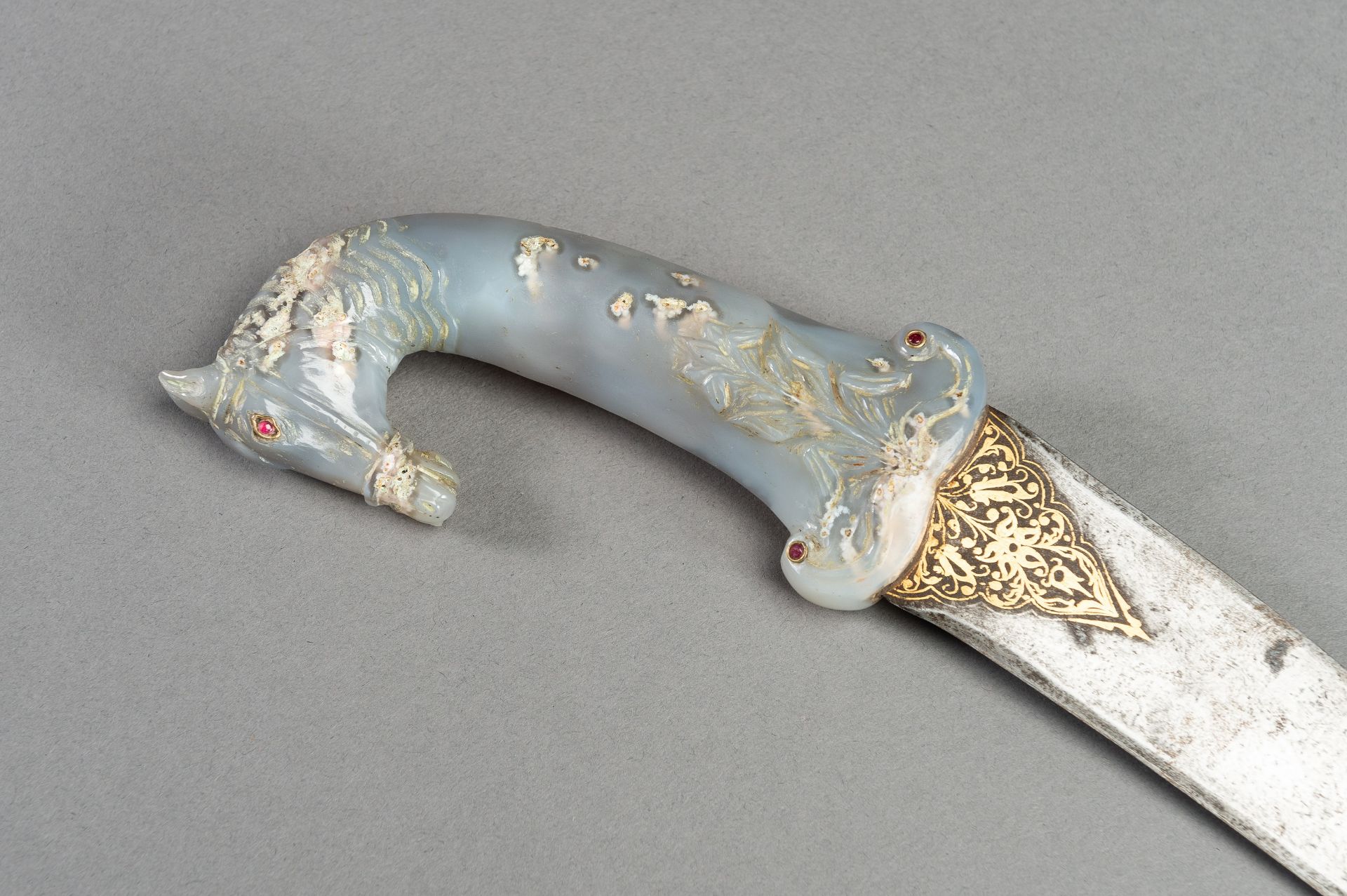 A MUGHAL KHANJAR WITH 'HORSE' JADE HANDLE - Image 5 of 6