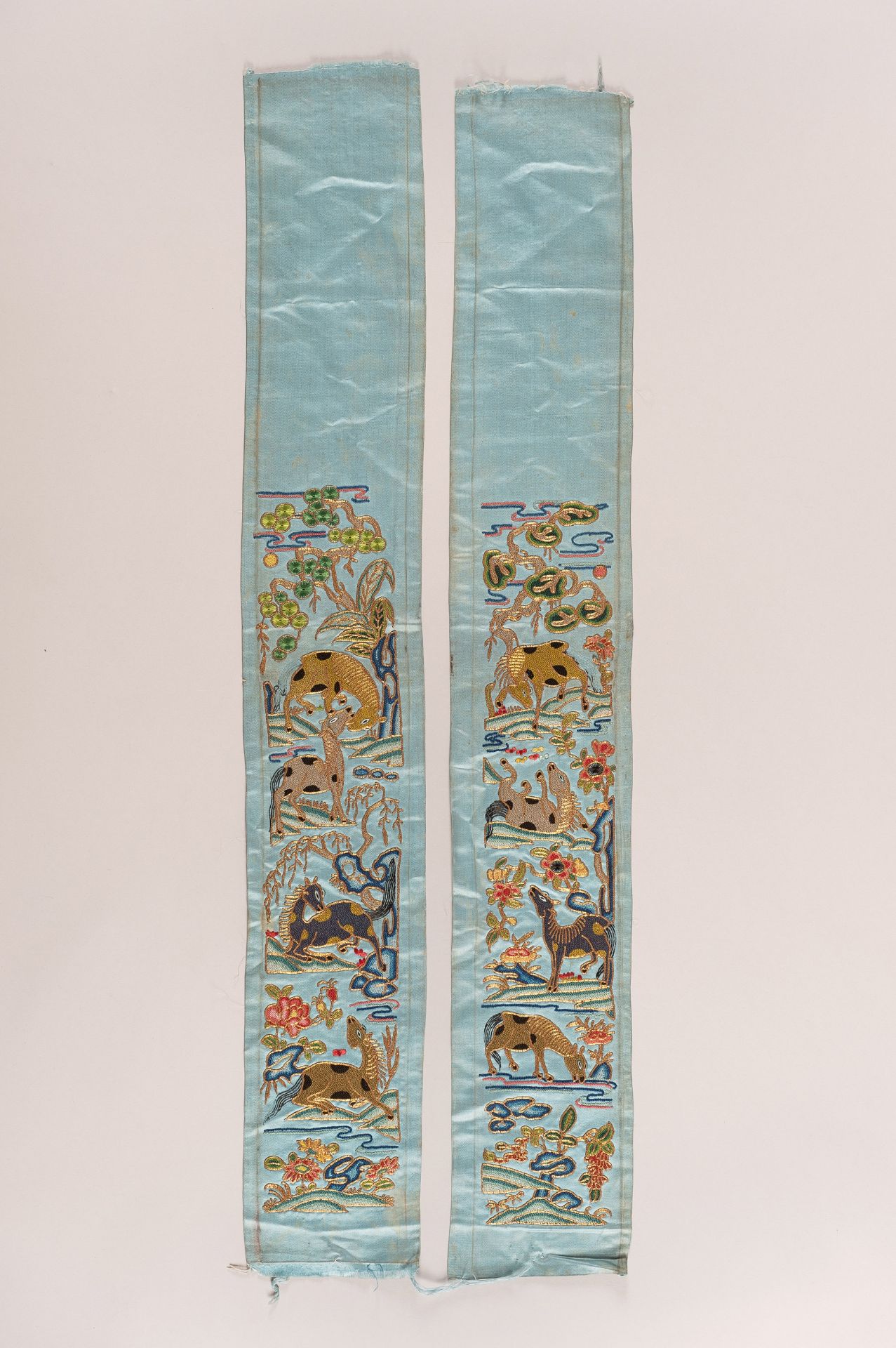 A PAIR OF 'EIGHT HORSES OF MUWANG' SILK SLEEVE BANDS, LATE QING DYNASTY - Image 8 of 8