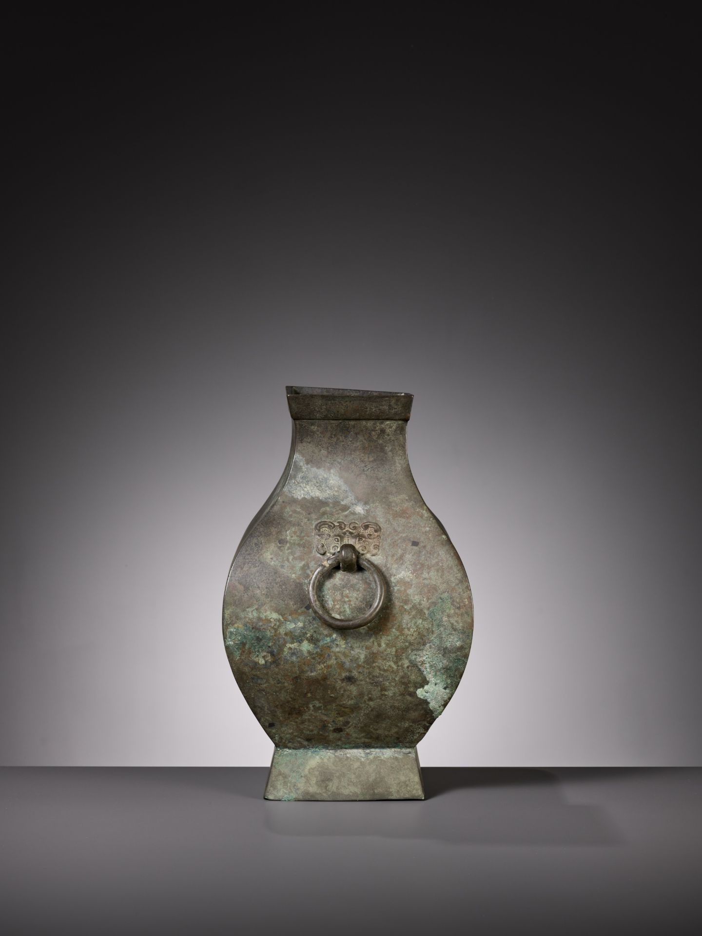 A BRONZE STORAGE VESSEL, FANGHU, HAN DYNASTY - Image 6 of 12