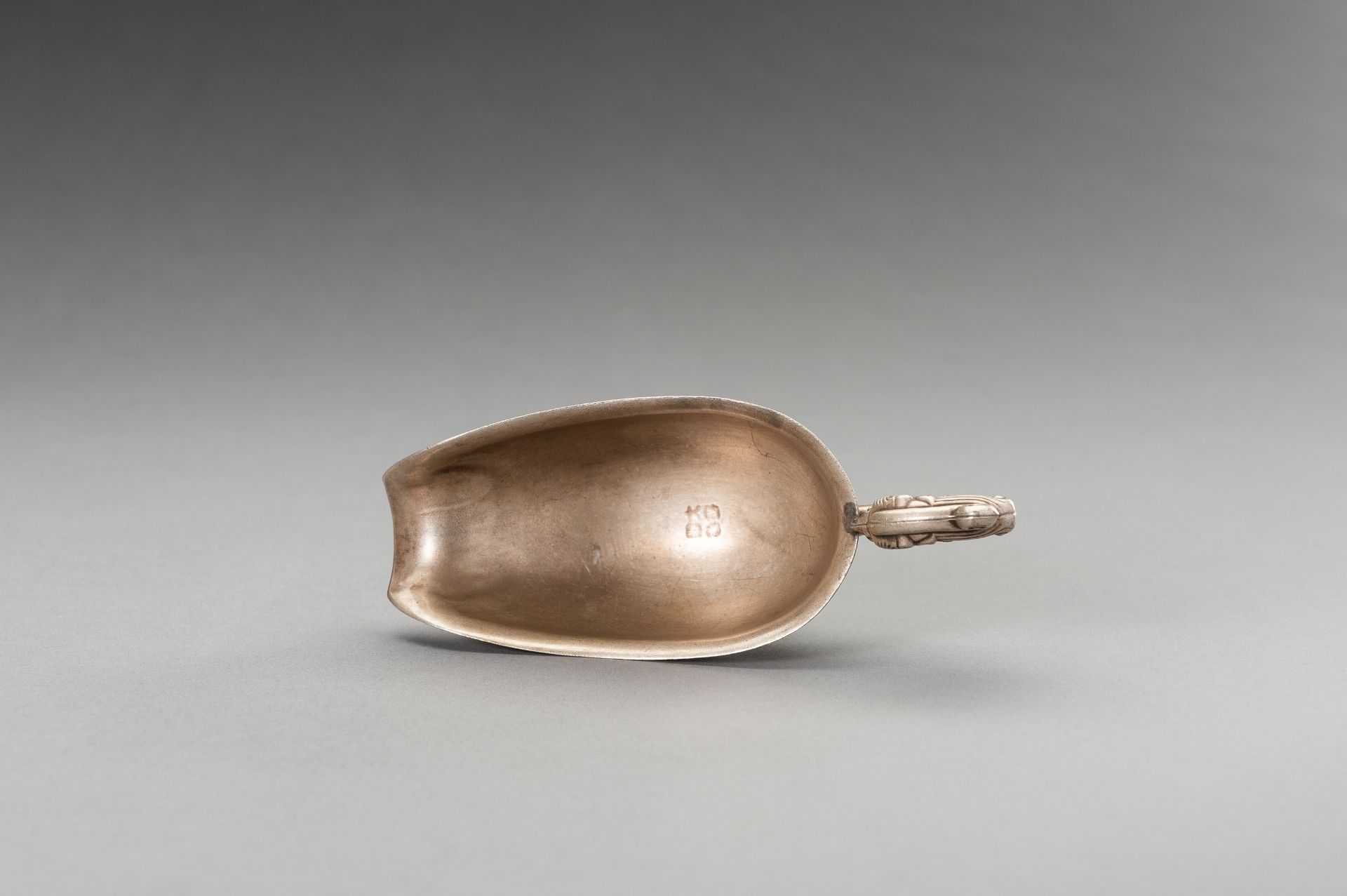 A METAL 'DRAGON' LIBATION CUP, 1930s - Image 5 of 11