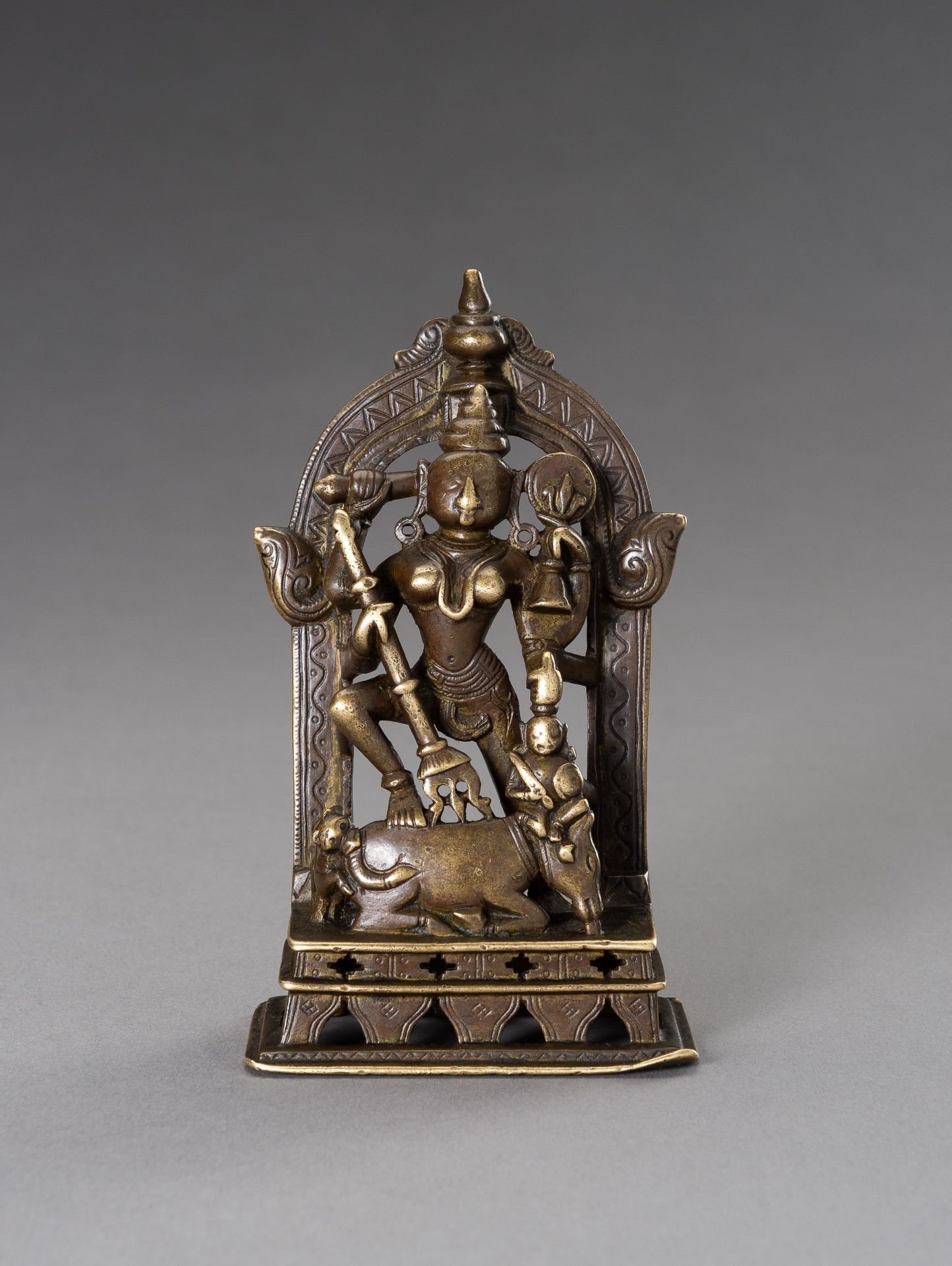 A FINE BRONZE FIGURE OF DURGA