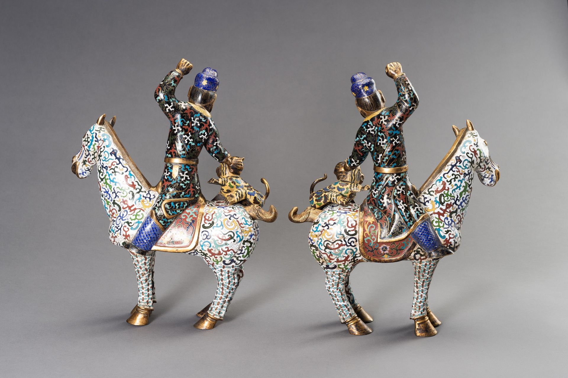 A PAIR OF CLOISONNE ENAMEL PERSIAN EQUESTRIANS, 20TH CENTURY - Image 11 of 12