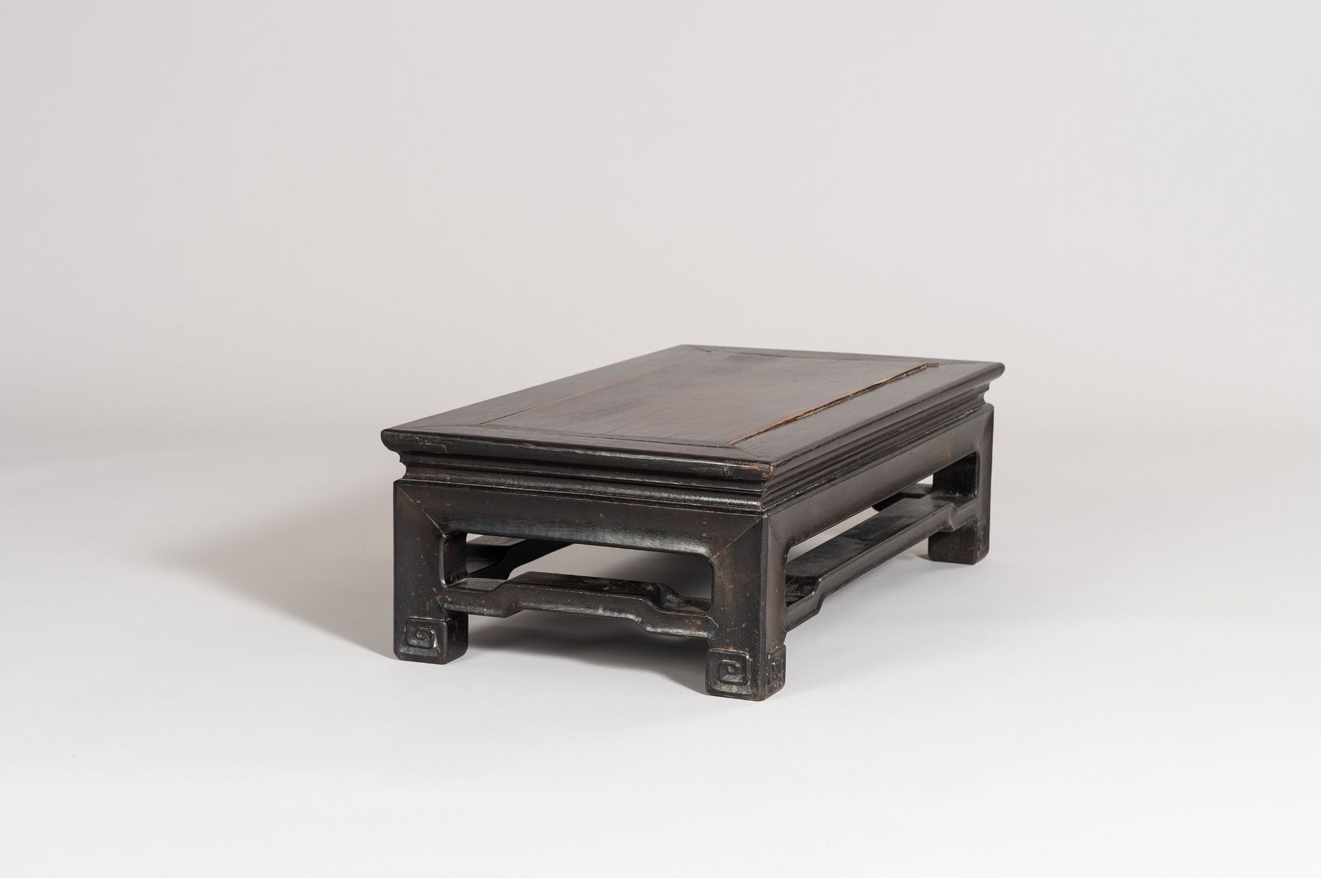 A HONGMU LOW TABLE, QING DYNASTY - Bild 10 aus 14