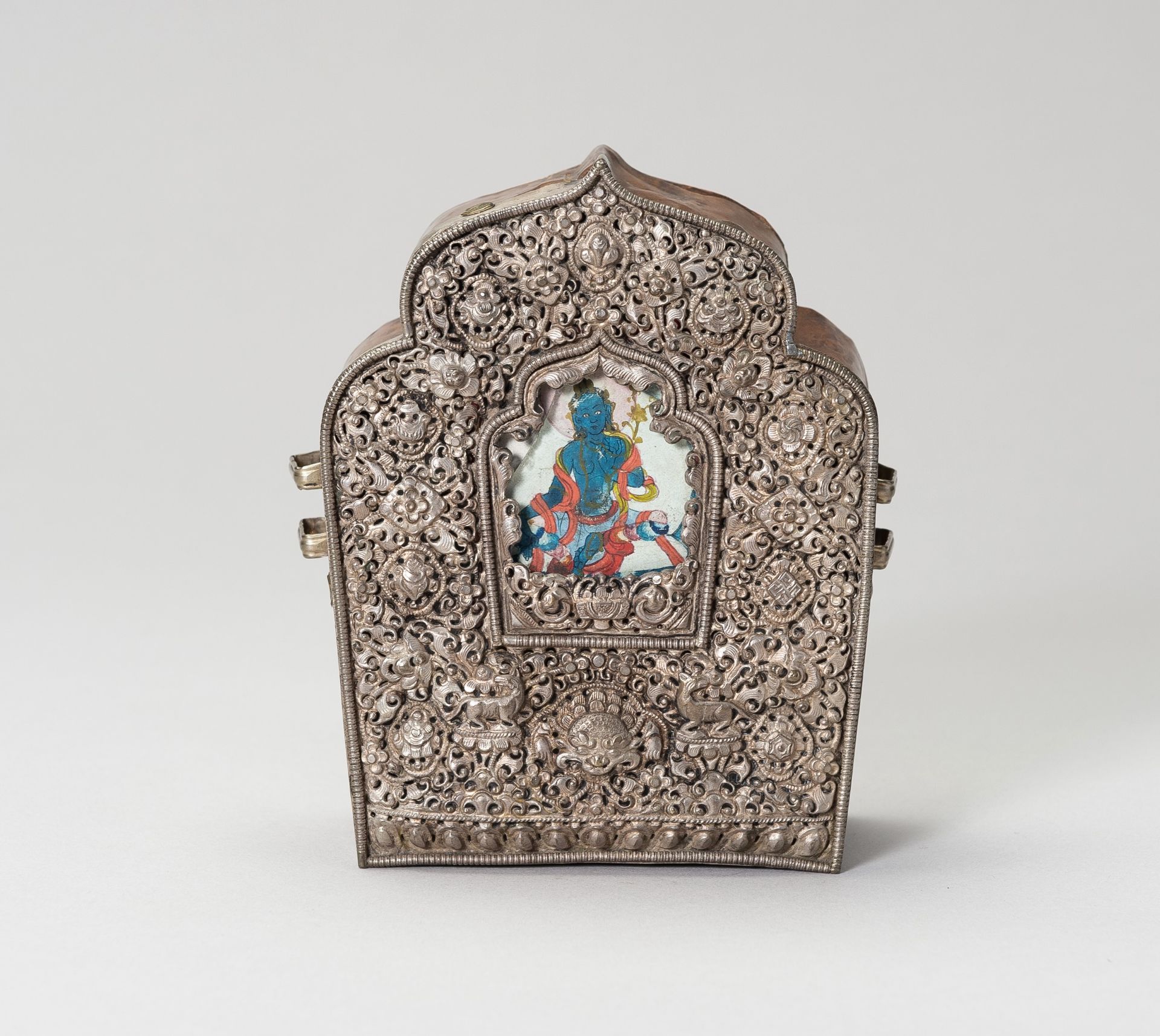 A LARGE METAL GAU BOX WITH BLUE TARA