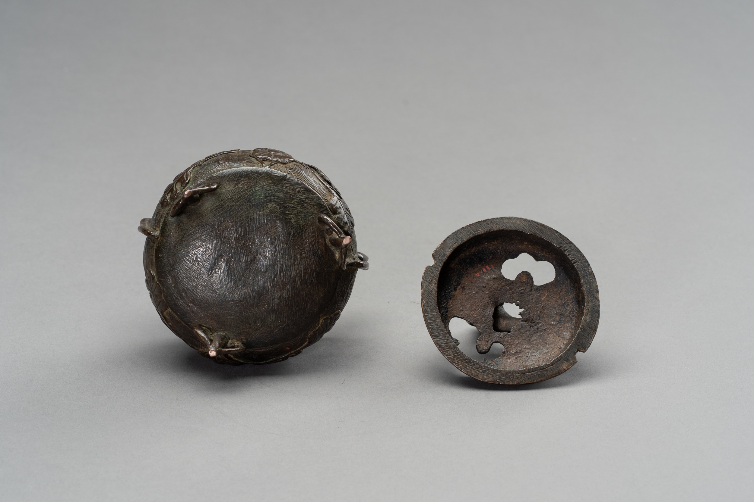 A MINATURE BRONZE TRIPOD CENSER, QING DYNASTY - Image 11 of 11