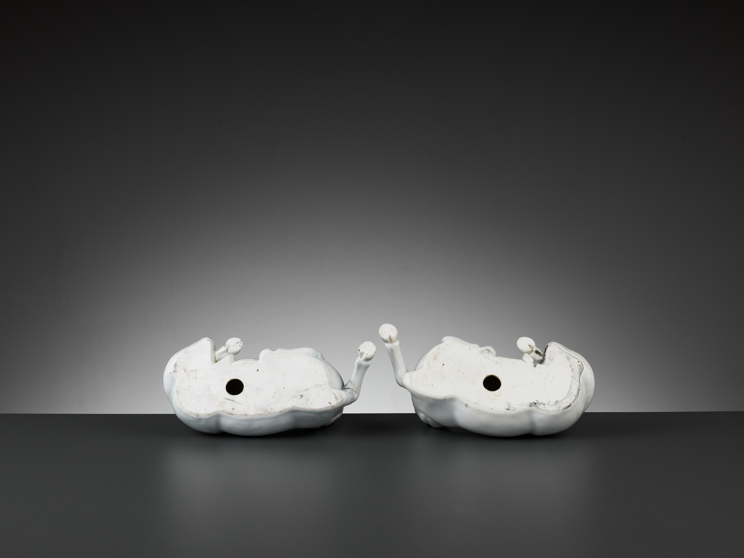 A PAIR OF WHITE-GLAZED FIGURES OF HORSES, QING DYNASTY - Image 10 of 10