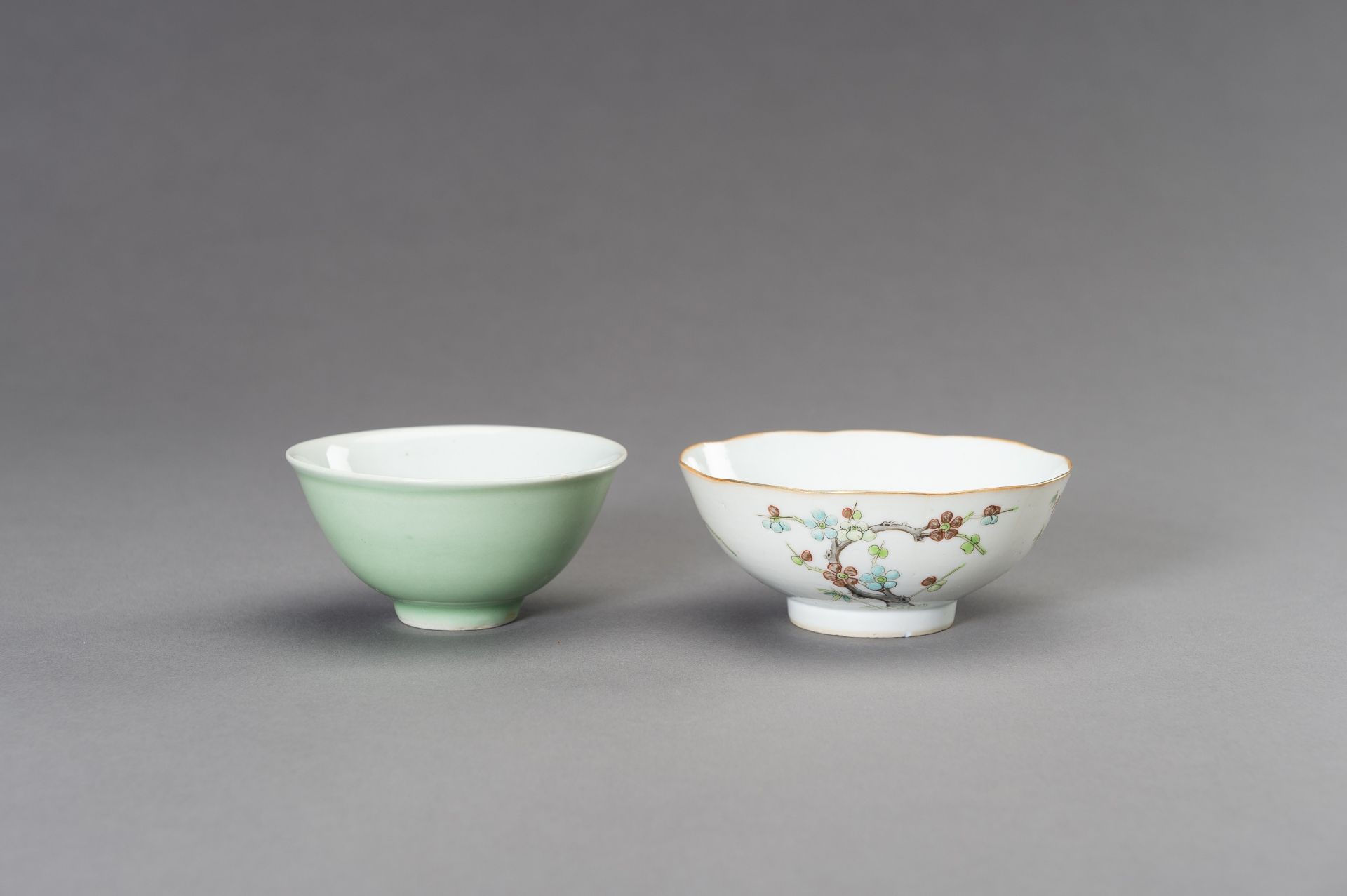 A MIXED LOT WITH SIX PORCELAIN BOWLS, REPUBLIC PERIOD OR LATER - Image 10 of 24