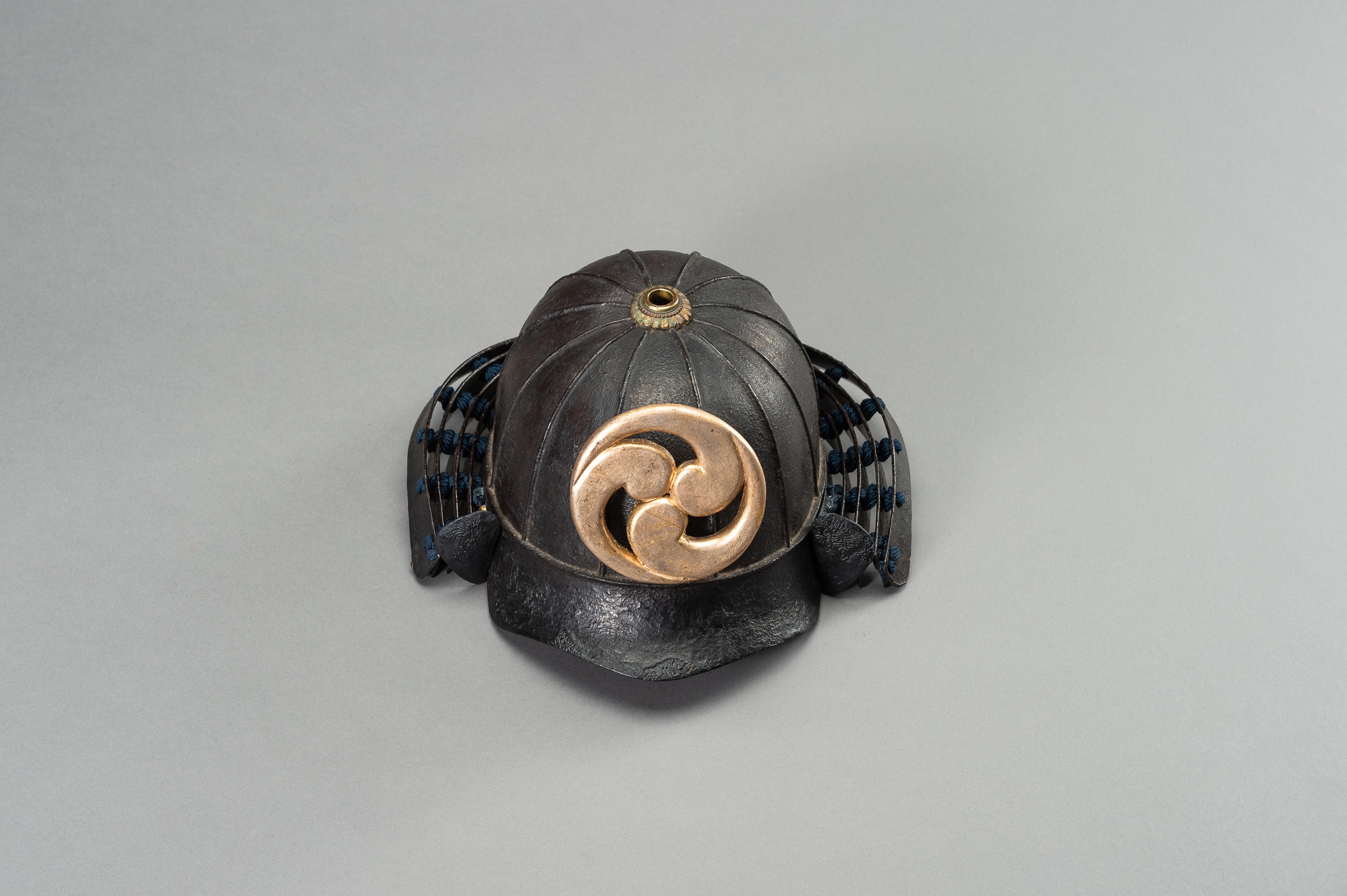 AN IRON KABUTO (HELMET) - Image 4 of 12