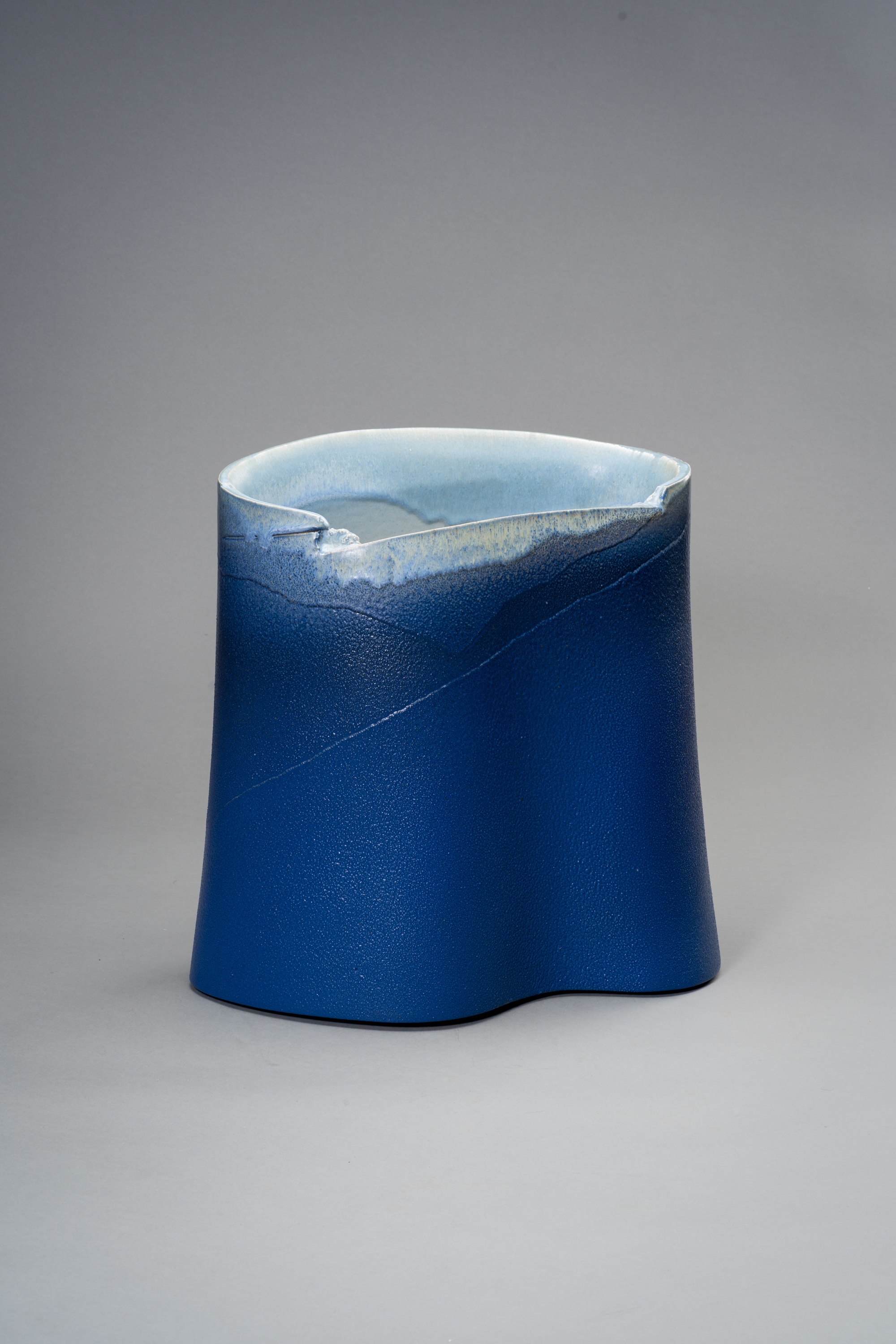 ANDO HIRONOBU: A STONEWARE VASE 'GINGA YO', 20TH CENTURY