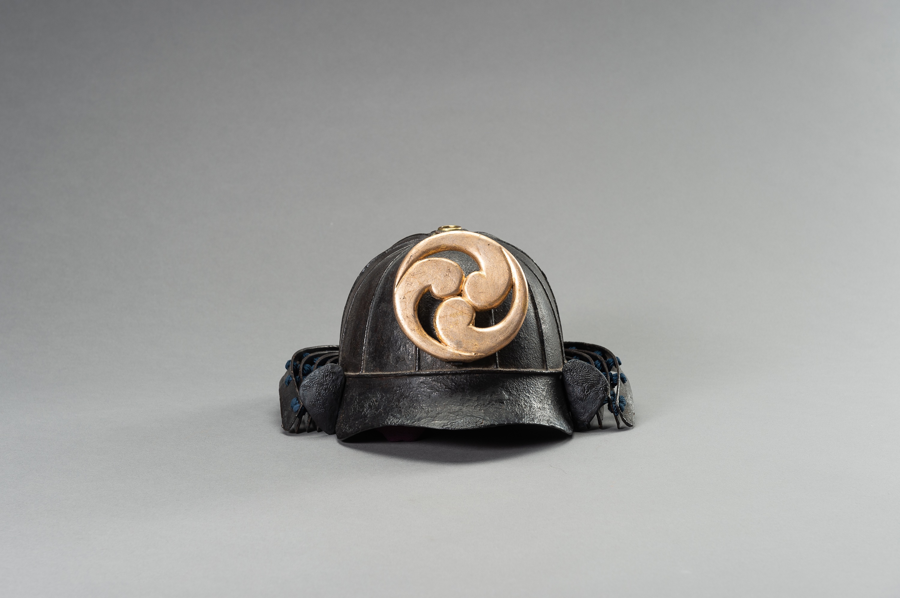 AN IRON KABUTO (HELMET) - Image 3 of 12