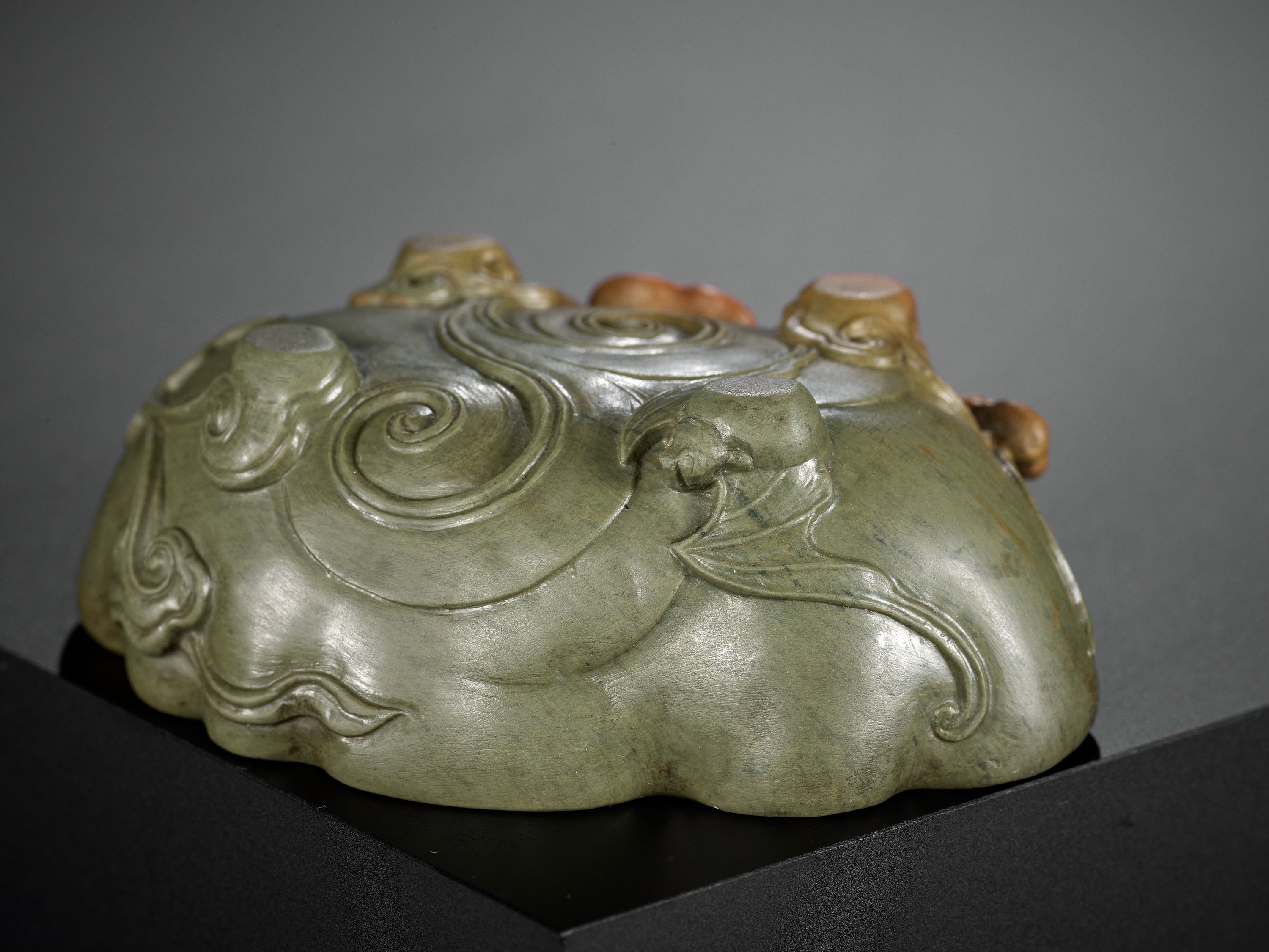 A DUAN STONE 'BAT AND LINGZHI' WASHER, QING DYNASTY - Image 3 of 13