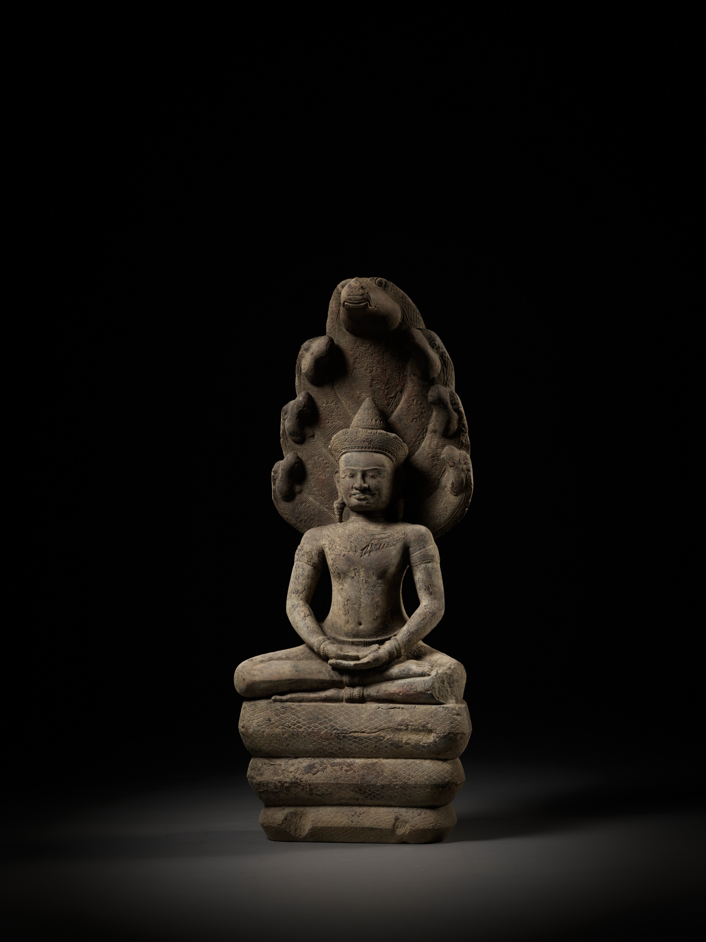 A LARGE SANDSTONE FIGURE OF BUDDHA MUCHALINDA, ANGKOR PERIOD - Image 5 of 14