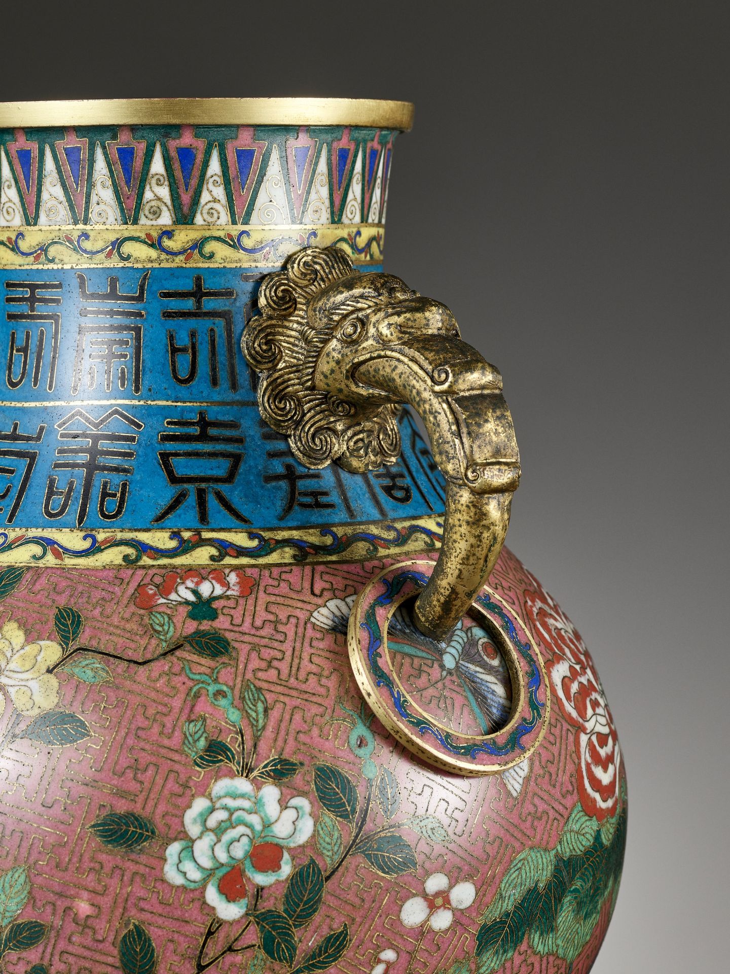 A GILT-BRONZE AND CLOISONNE ENAMEL 'CRICKET' VASE, HU, JIAQING PERIOD - Image 2 of 14