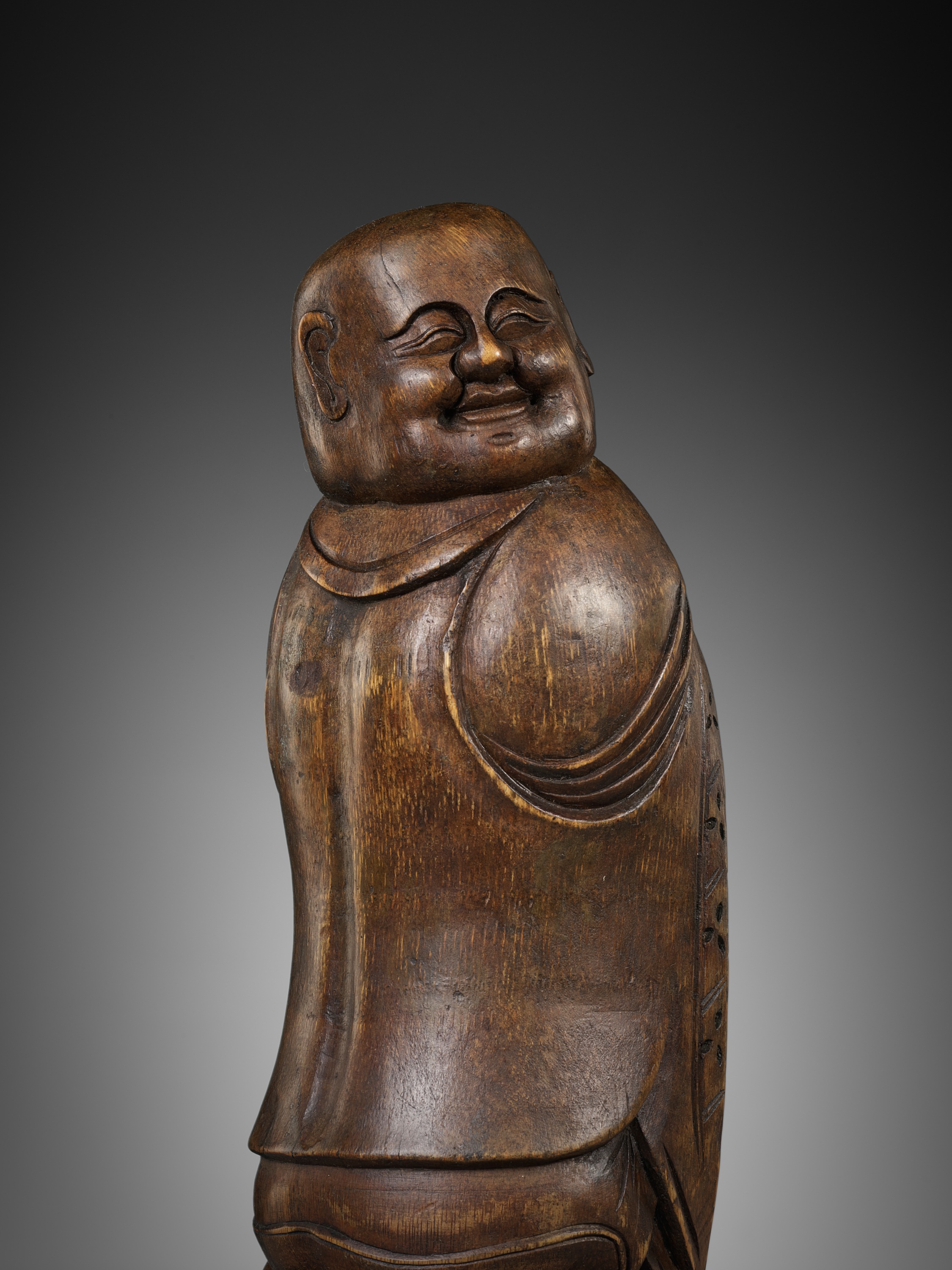 A CARVED BAMBOO 'SLEEPING BOY' PILLOW, QING DYNASTY - Image 2 of 9