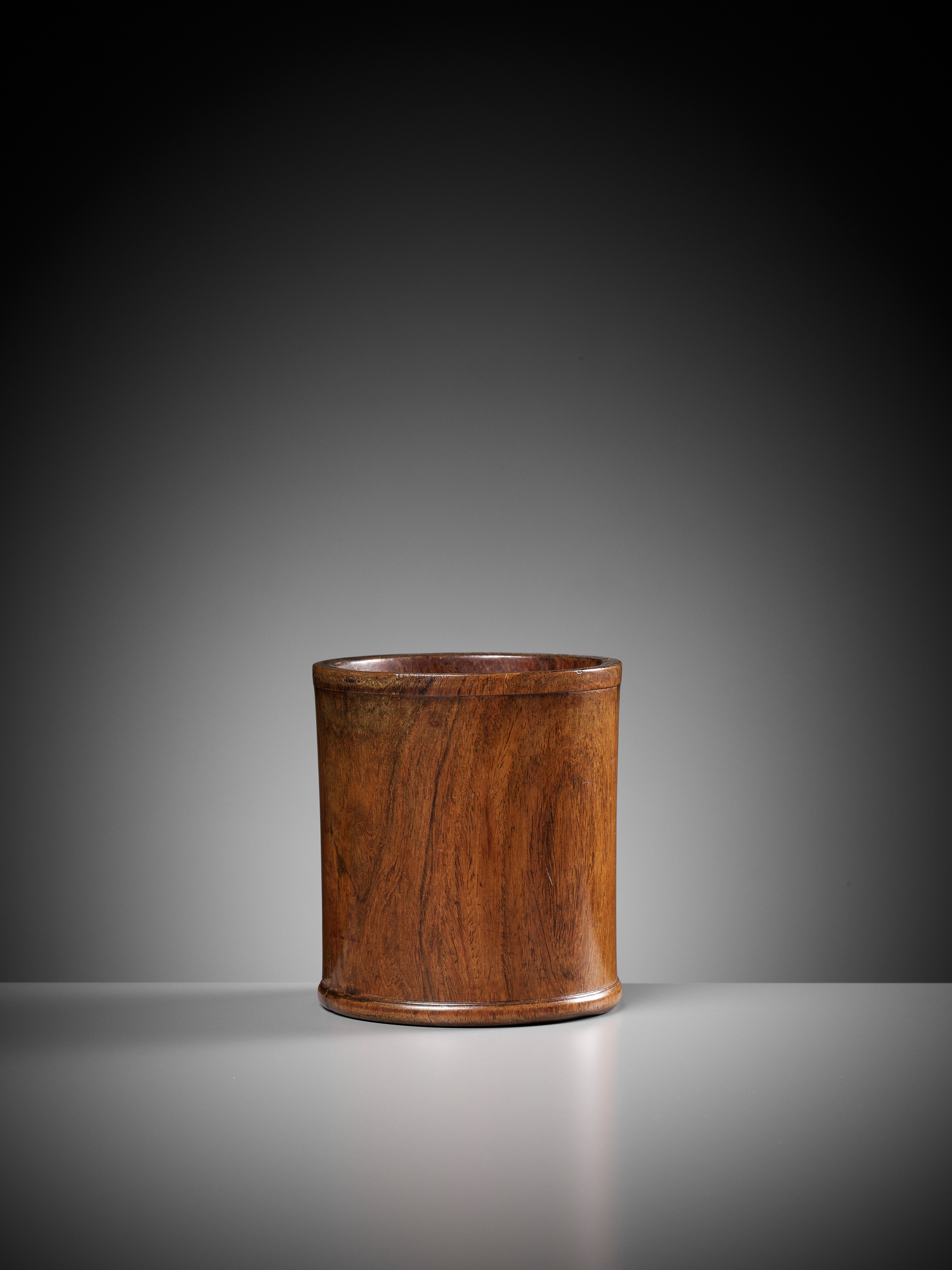 A HUANGHUALI BRUSHPOT, BITONG, FIRST HALF OF THE QING DYNASTY - Image 3 of 8