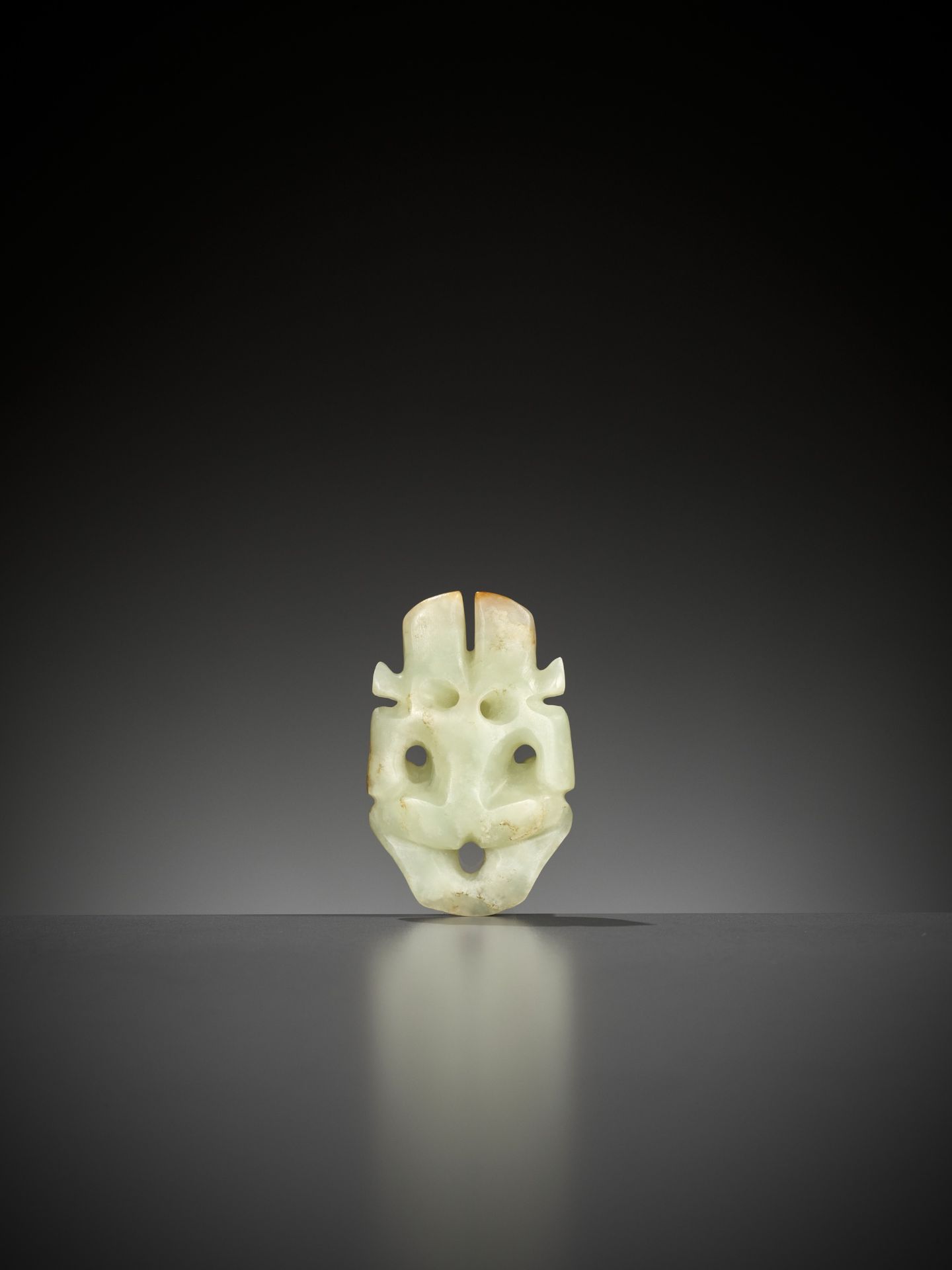 A RARE YELLOW AND RUSSET JADE 'HUMANOID FIGURE' PENDANT, HONGSHAN CULTURE - Image 9 of 10