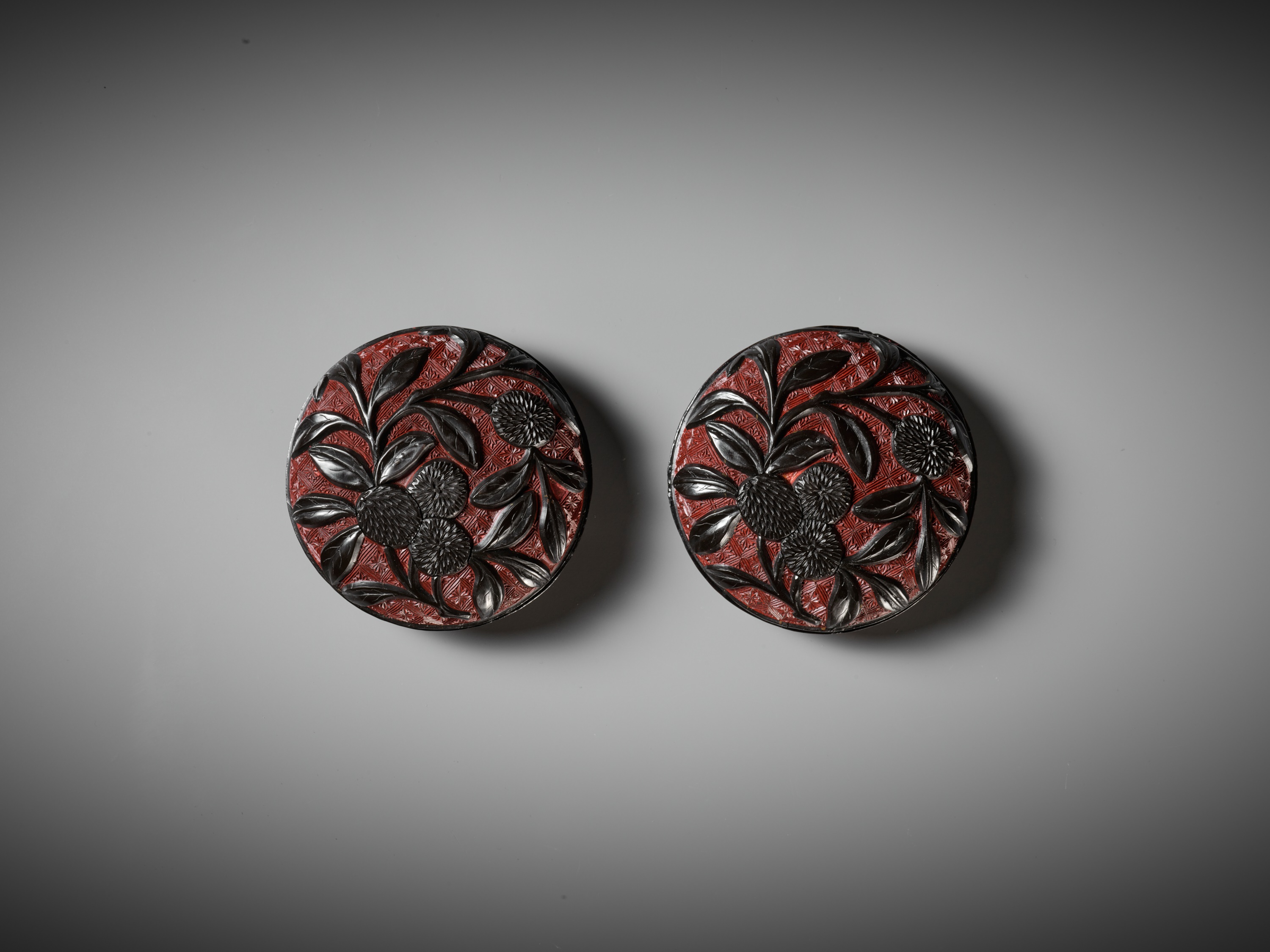 A PAIR OF RED AND BLACK LACQUER 'LYCHEE' BOXES AND COVERS, MING DYNASTY - Image 2 of 11