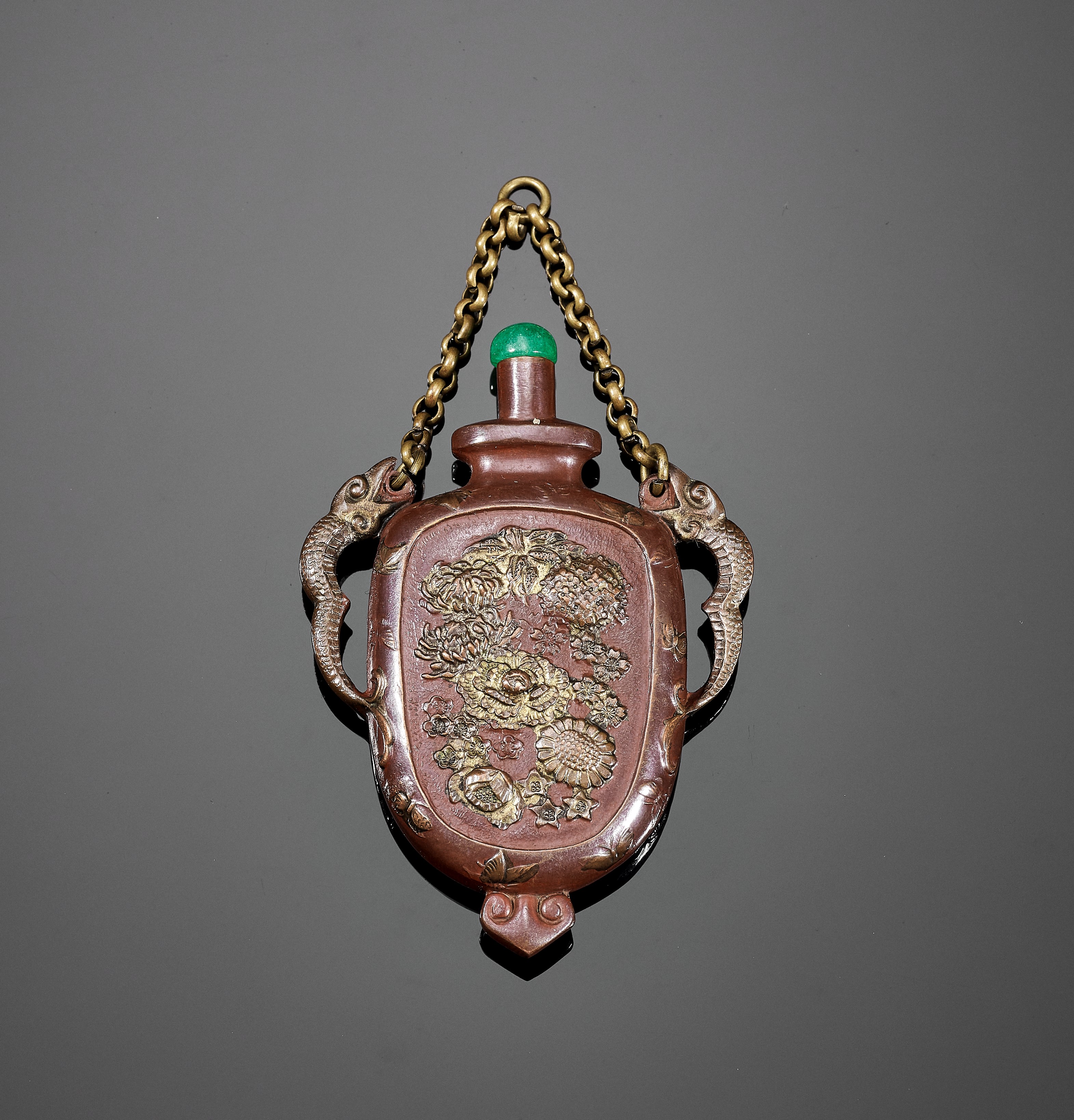 A PARCEL GILT BRASS SNUFF BOTTLE, 1860-1940