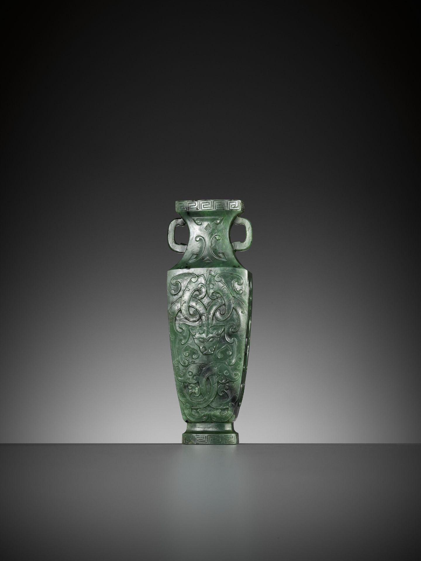 A SPINACH GREEN JADE MINIATURE 'ARCHAISTIC' VASE, 18TH-19TH CENTURY - Image 7 of 19