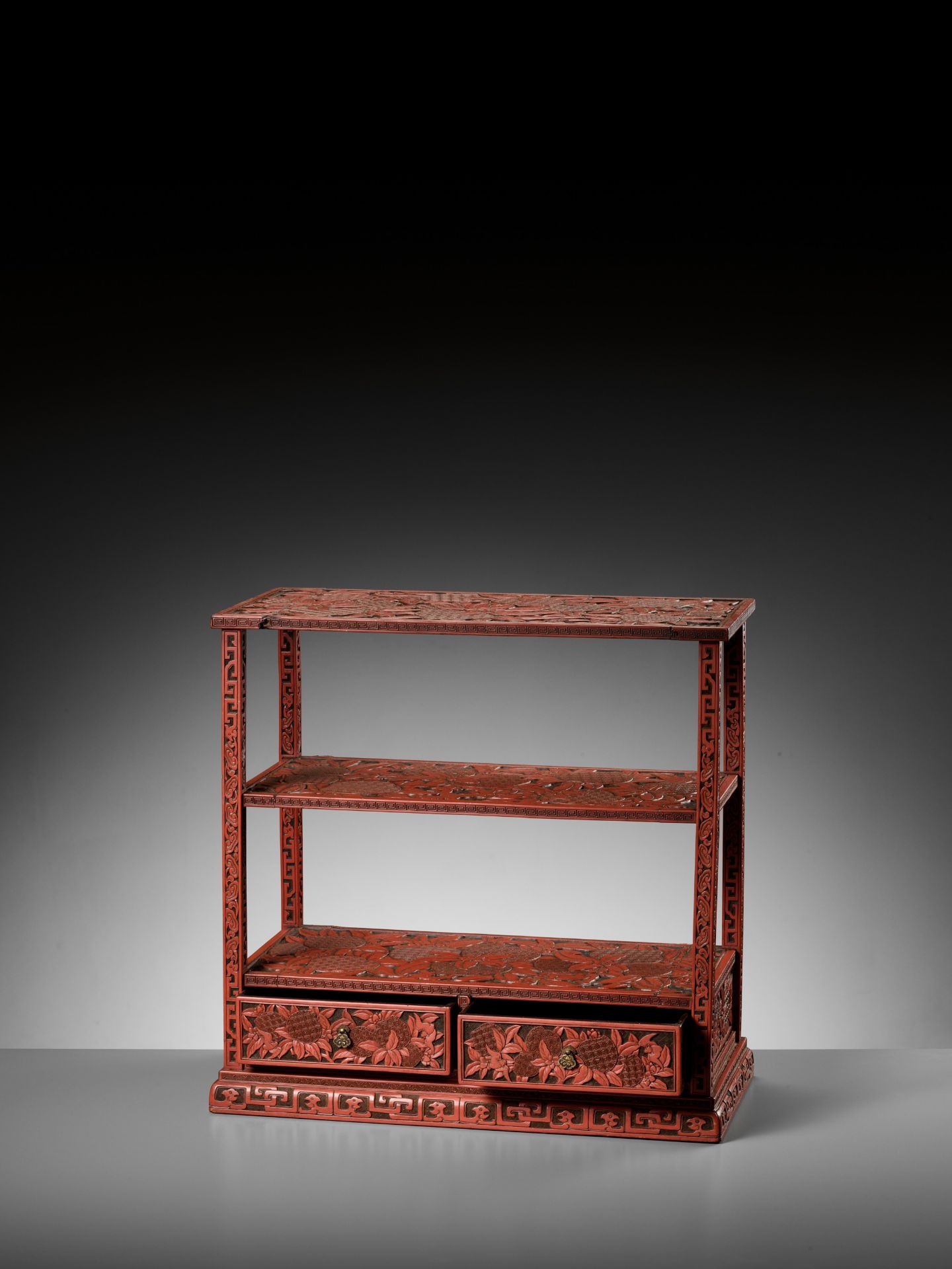 A FINE CINNABAR LACQUER DISPLAY STAND, QING DYNASTY - Image 10 of 12