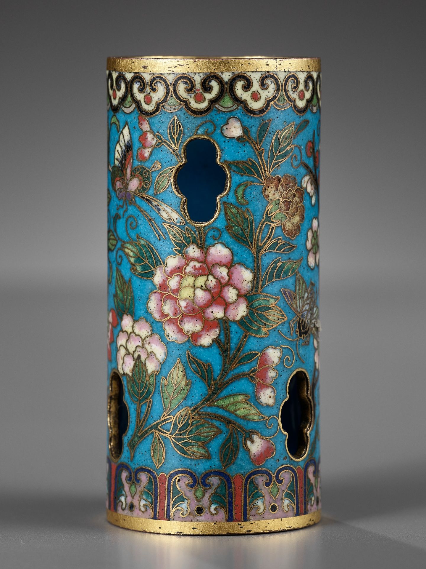 AN EXCEEDINGLY RARE MINIATURE CLOISONNE HAT STAND, JIAQING - Image 11 of 14