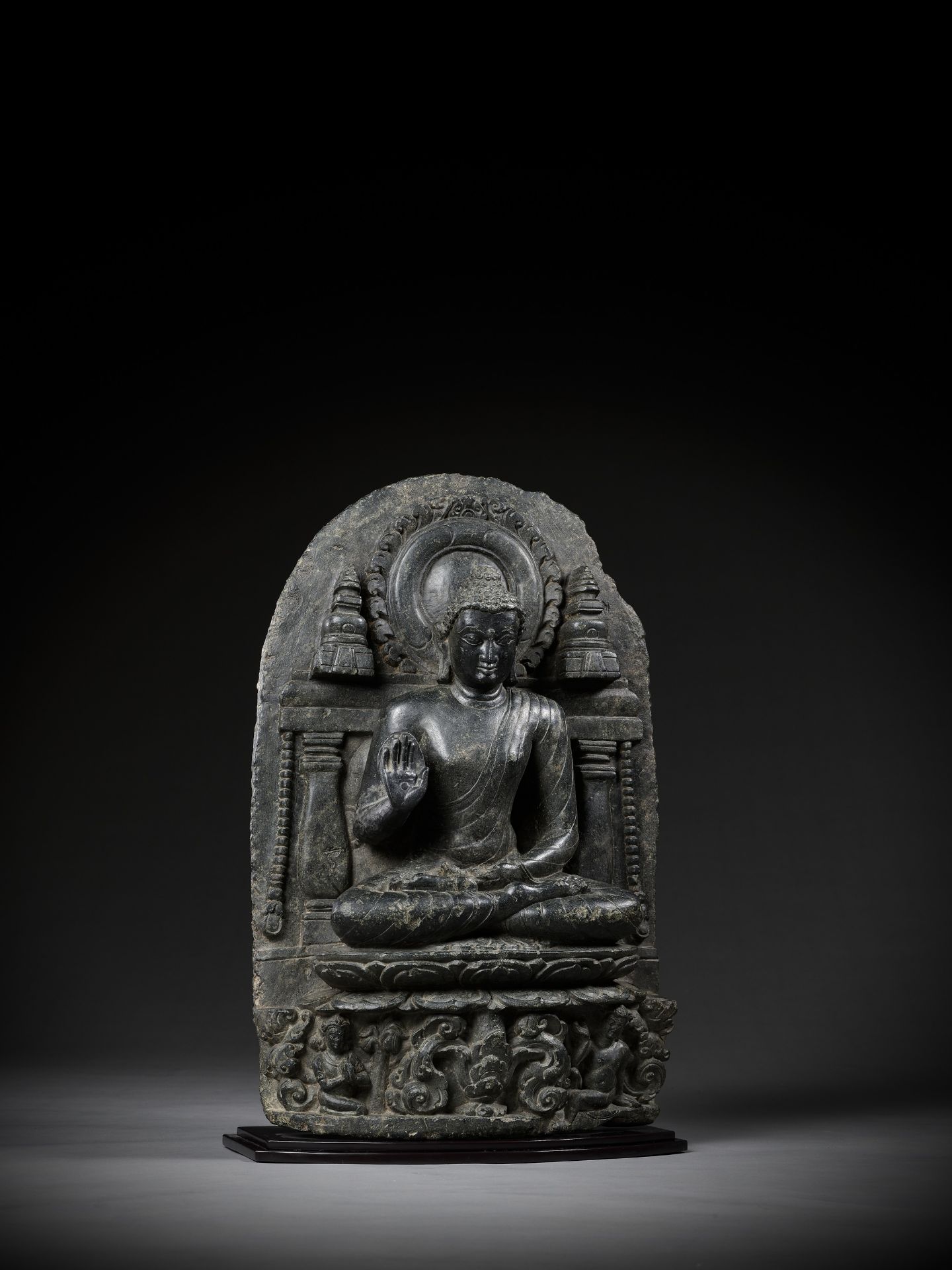 A BLACK SCHIST STELE OF BUDDHA SHAKYAMUNI, PALA PERIOD - Image 11 of 17