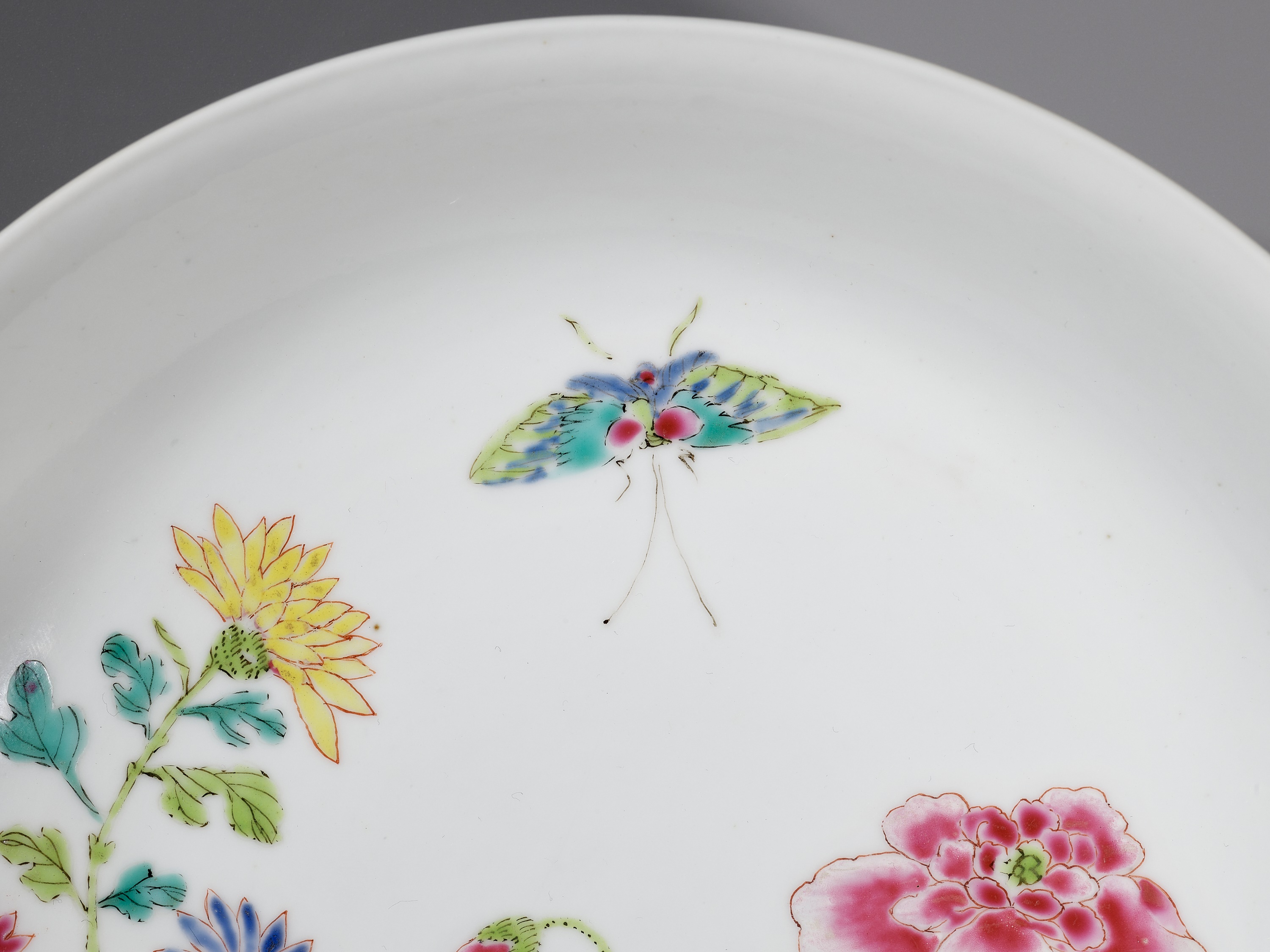 A FAMILLE ROSE 'BUTTERFLY AND FLOWERS' SAUCER DISH, YONGZHENG MARK AND PERIOD - Image 6 of 16