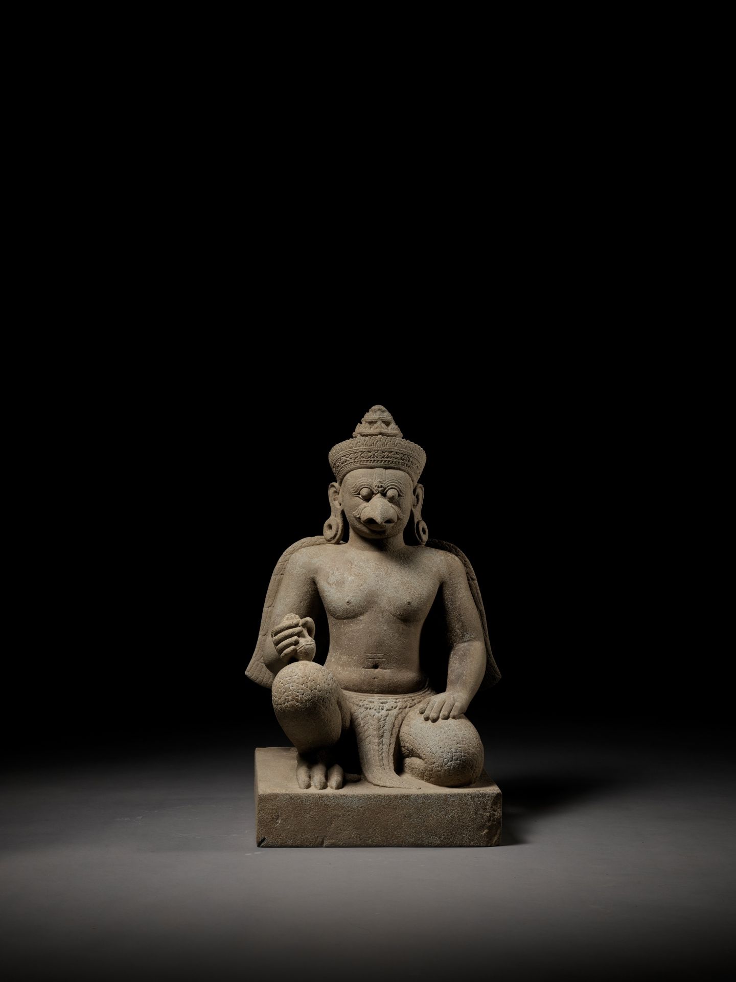 A SANDSTONE GUARDIAN FIGURE DEPICTING GARUDA, KOH KER STYLE - Image 2 of 17