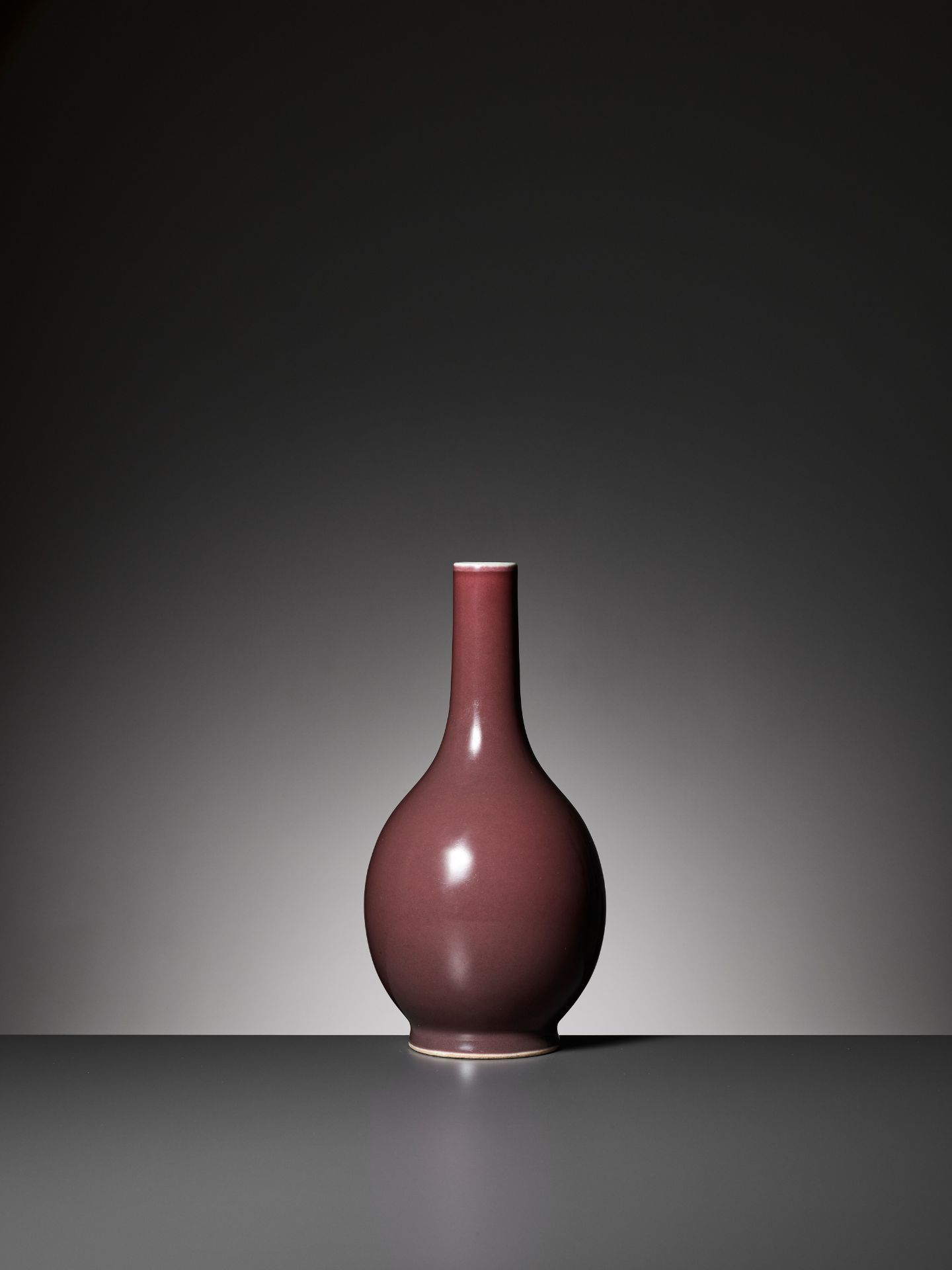 A COPPER-RED GLAZED VASE, DAN PING, 18TH CENTURY - Image 2 of 8