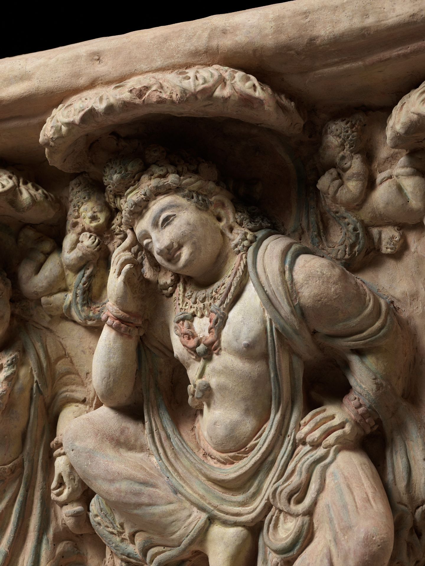 AN EXTRAORDINARILY RARE AND SPECTACULAR TERRACOTTA RELIEF OF A THINKING PRINCE SIDDHARTA UNDER THE B - Image 3 of 19