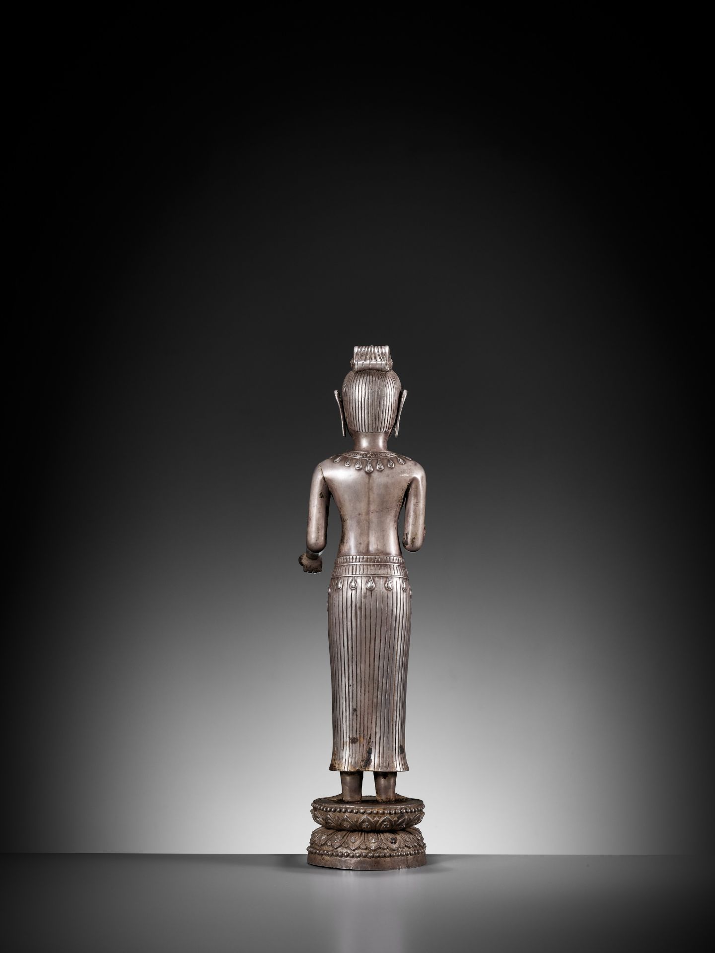 A LARGE SILVER REPOUSSE FIGURE OF UMA, CHAM PERIOD - Image 9 of 15