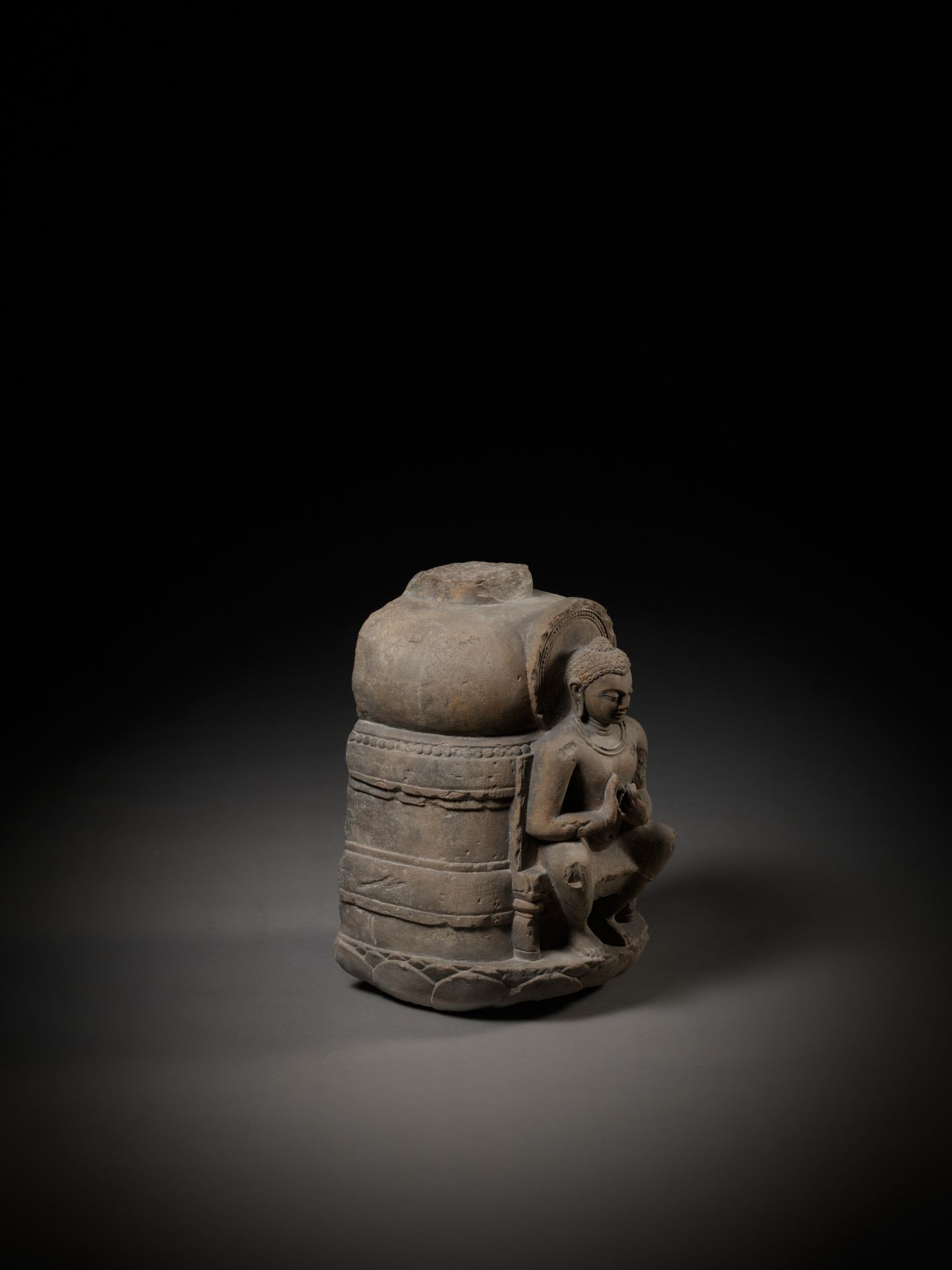 A SANDSTONE STUPA DOME FRAGMENT DEPICTING BUDDHA, POST-GUPTA PERIOD - Image 9 of 12