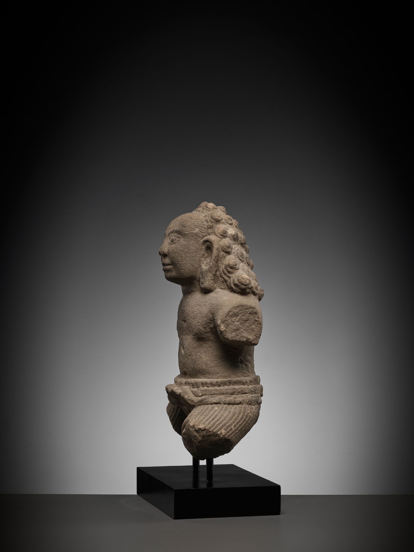 AN EXPRESSIVE SANDSTONE FIGURE OF A RAKSHASA, ANGKOR PERIOD, KOH KER STYLE - Image 6 of 11