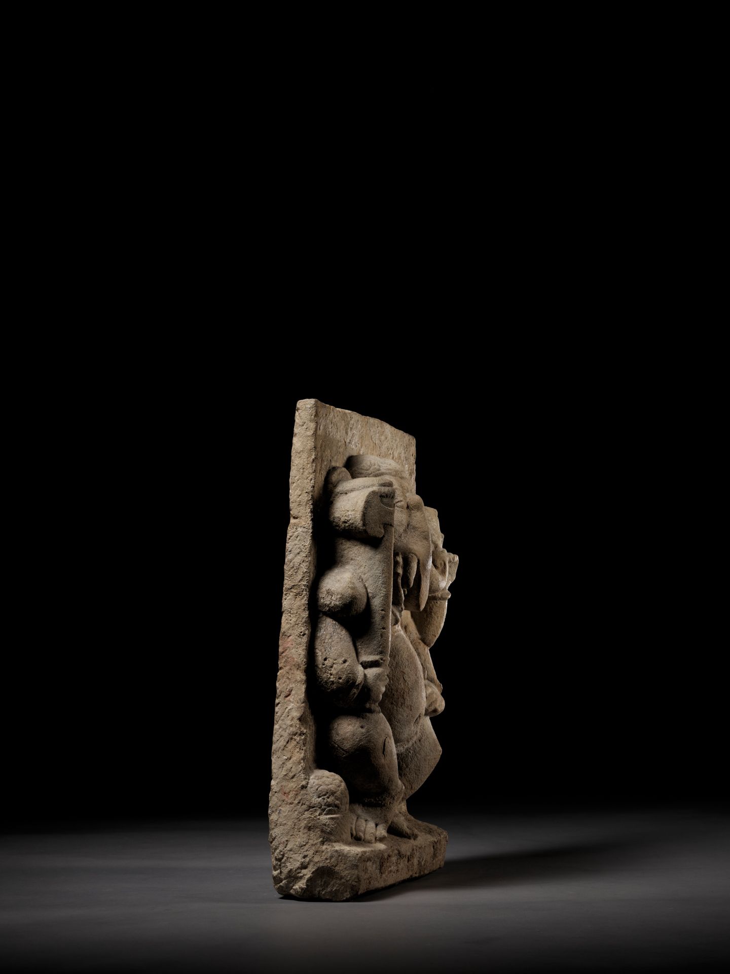 A BUFF SANDSTONE FIGURE OF DANCING GANESHA, MAHAGANAPATI, 10TH CENTURY - Image 8 of 11