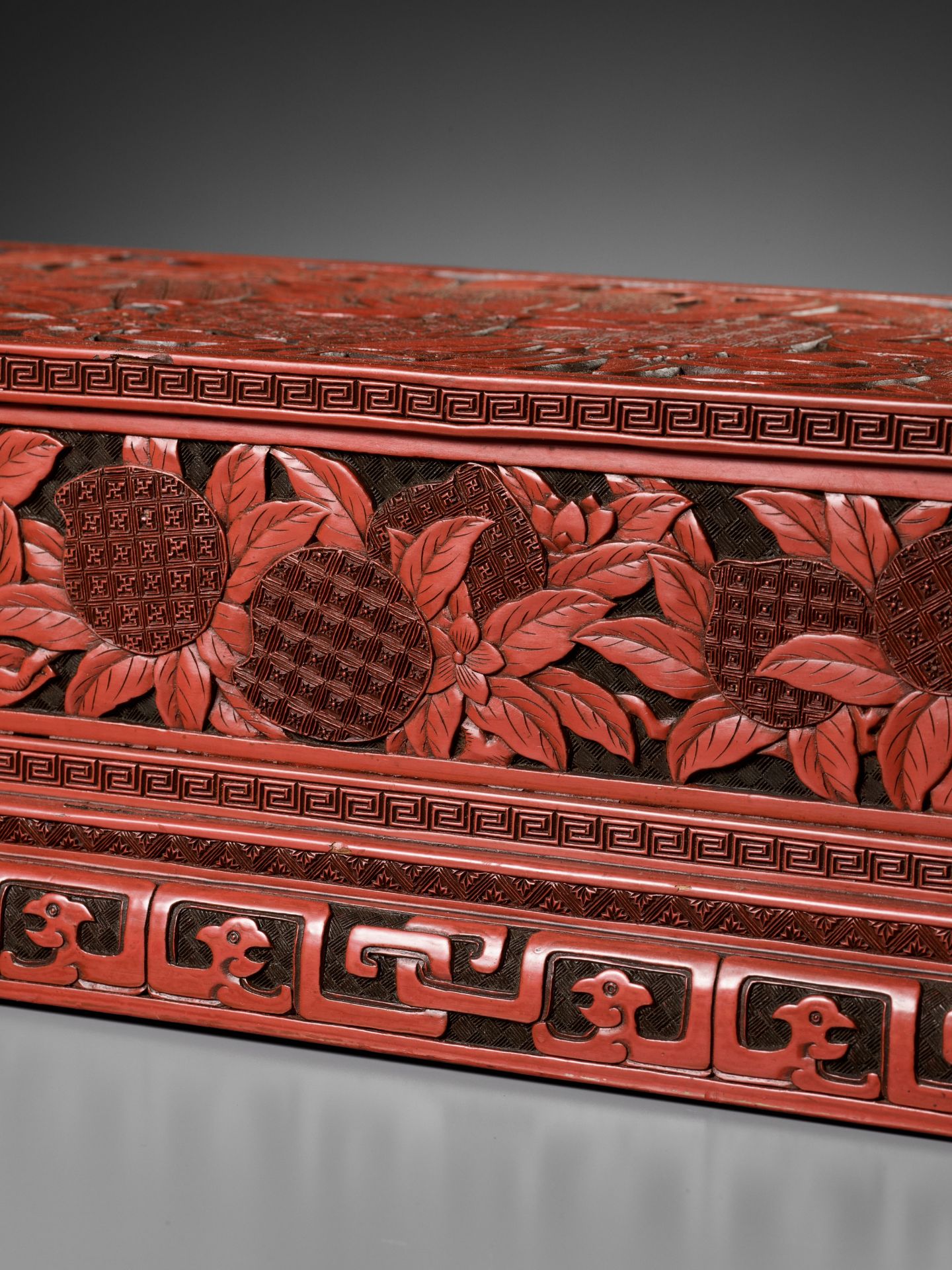 A FINE CINNABAR LACQUER DISPLAY STAND, QING DYNASTY - Image 2 of 12