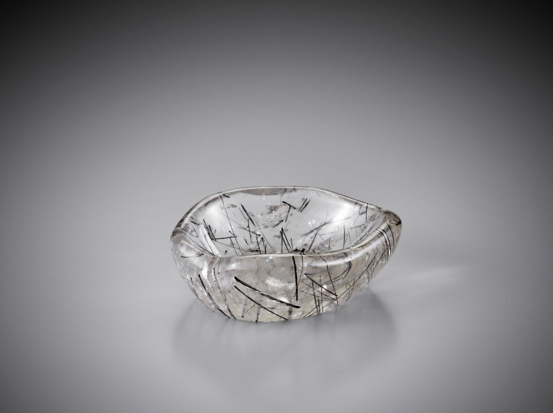 A FINELY CARVED 'HAIR-CRYSTAL' BRUSH WASHER, 1750-1850 - Image 8 of 11