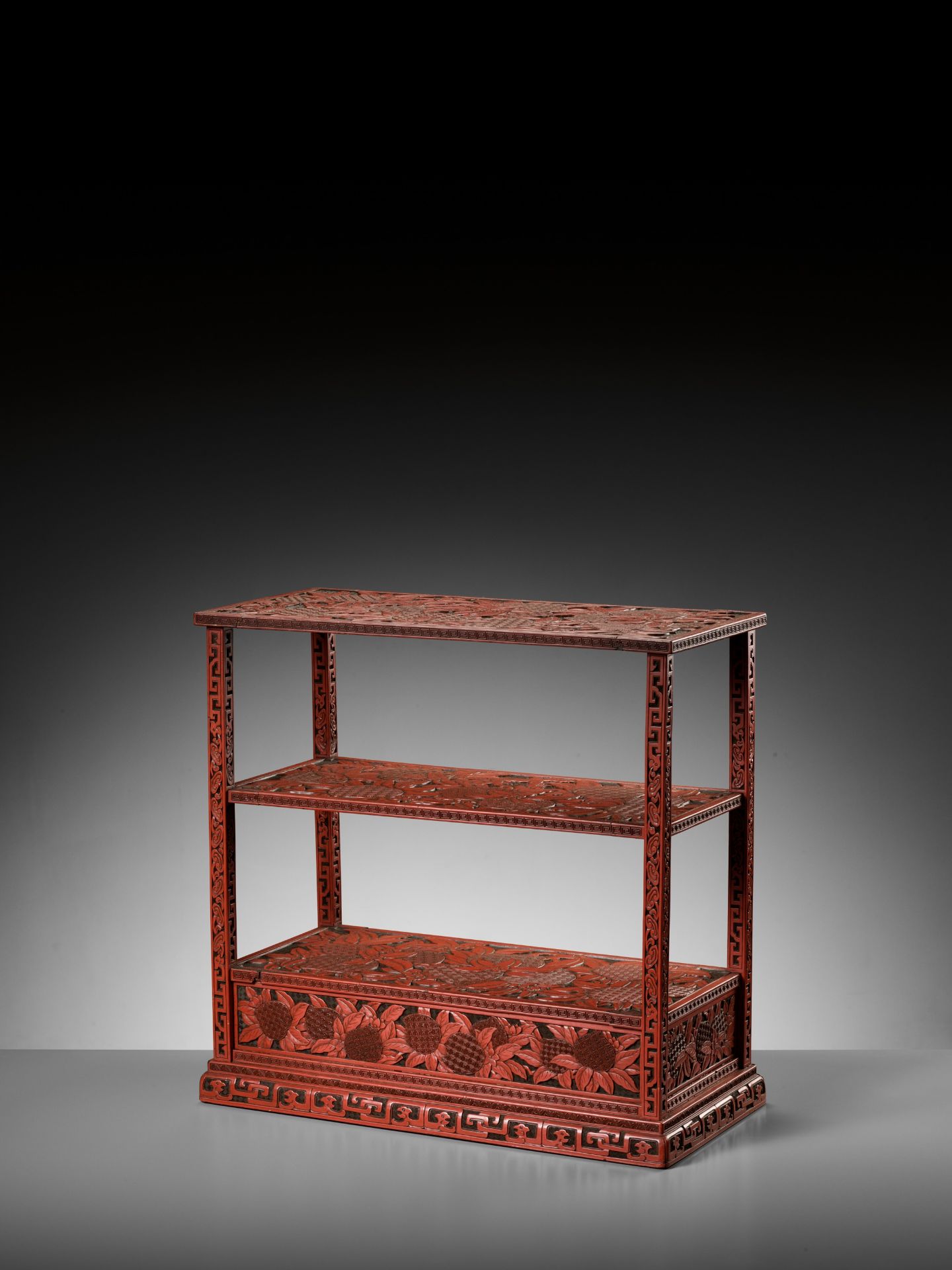 A FINE CINNABAR LACQUER DISPLAY STAND, QING DYNASTY - Image 7 of 12