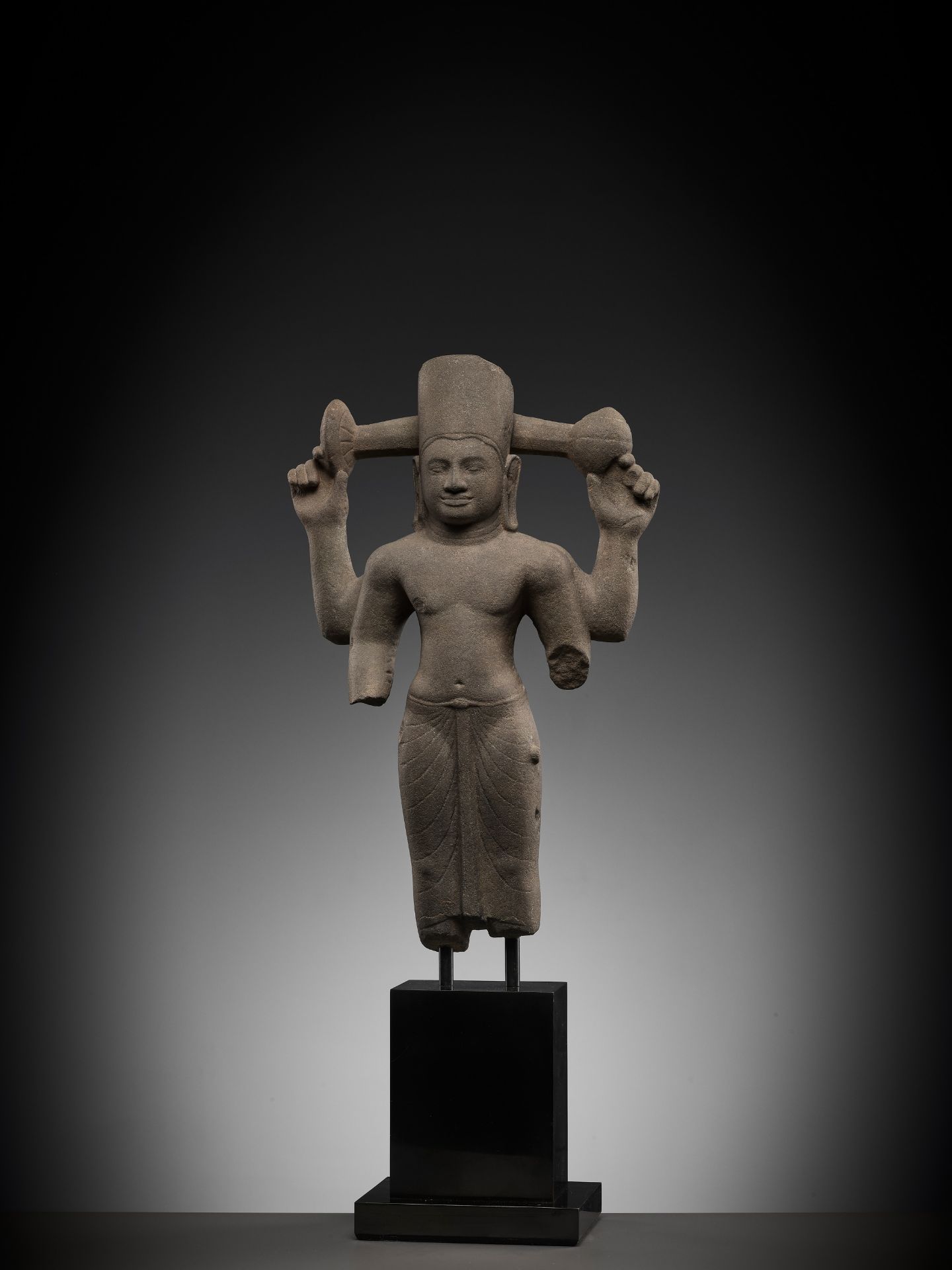 A STONE FIGURE OF VISHNU, PRE-ANGKOR PERIOD, PHNOM DA STYLE - Image 6 of 11