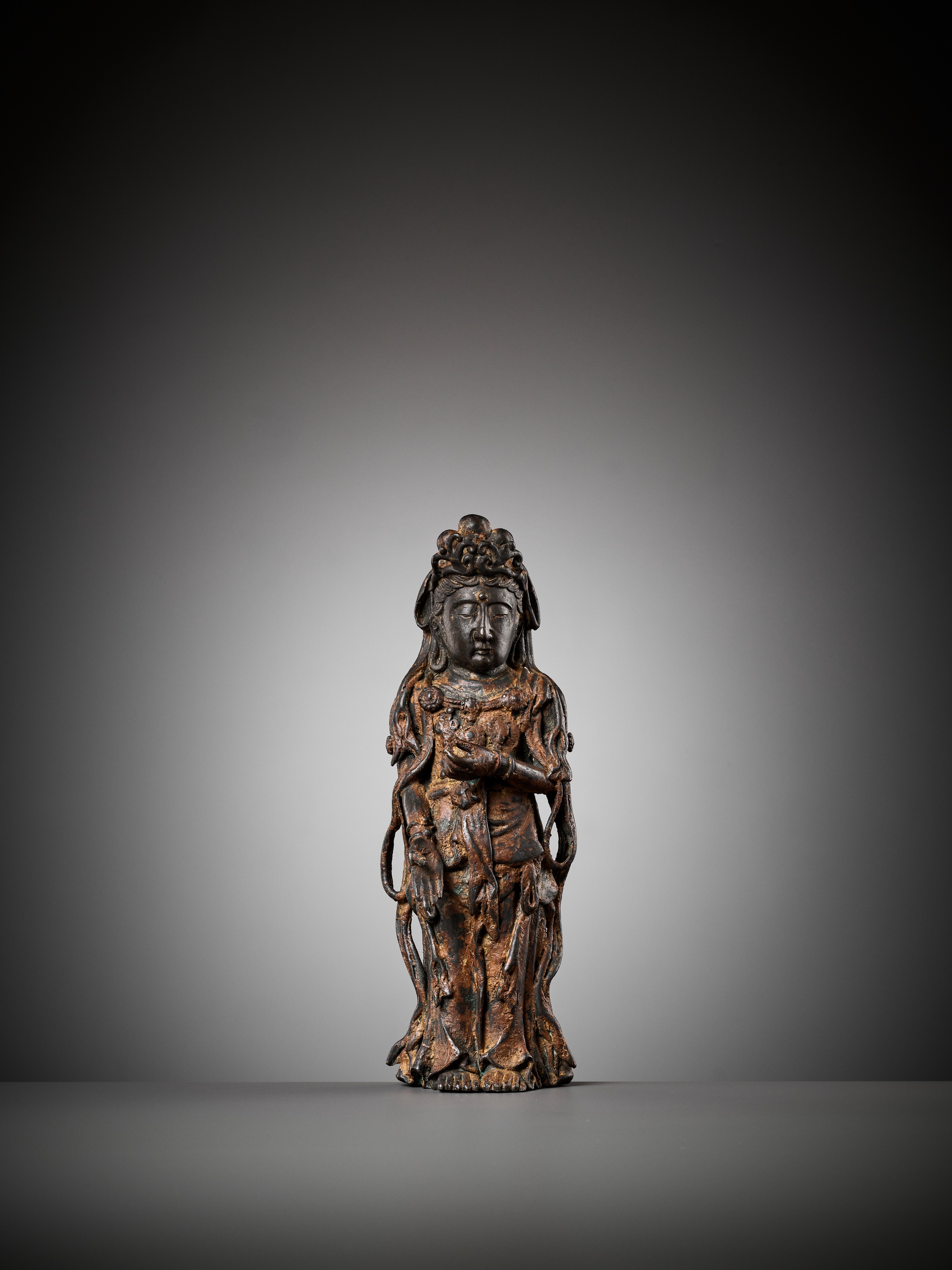 AN EXCEEDINGLY RARE BRONZE FIGURE OF GUANYIN, DALI KINGDOM, 12TH - MID-13TH CENTURY - Image 14 of 20