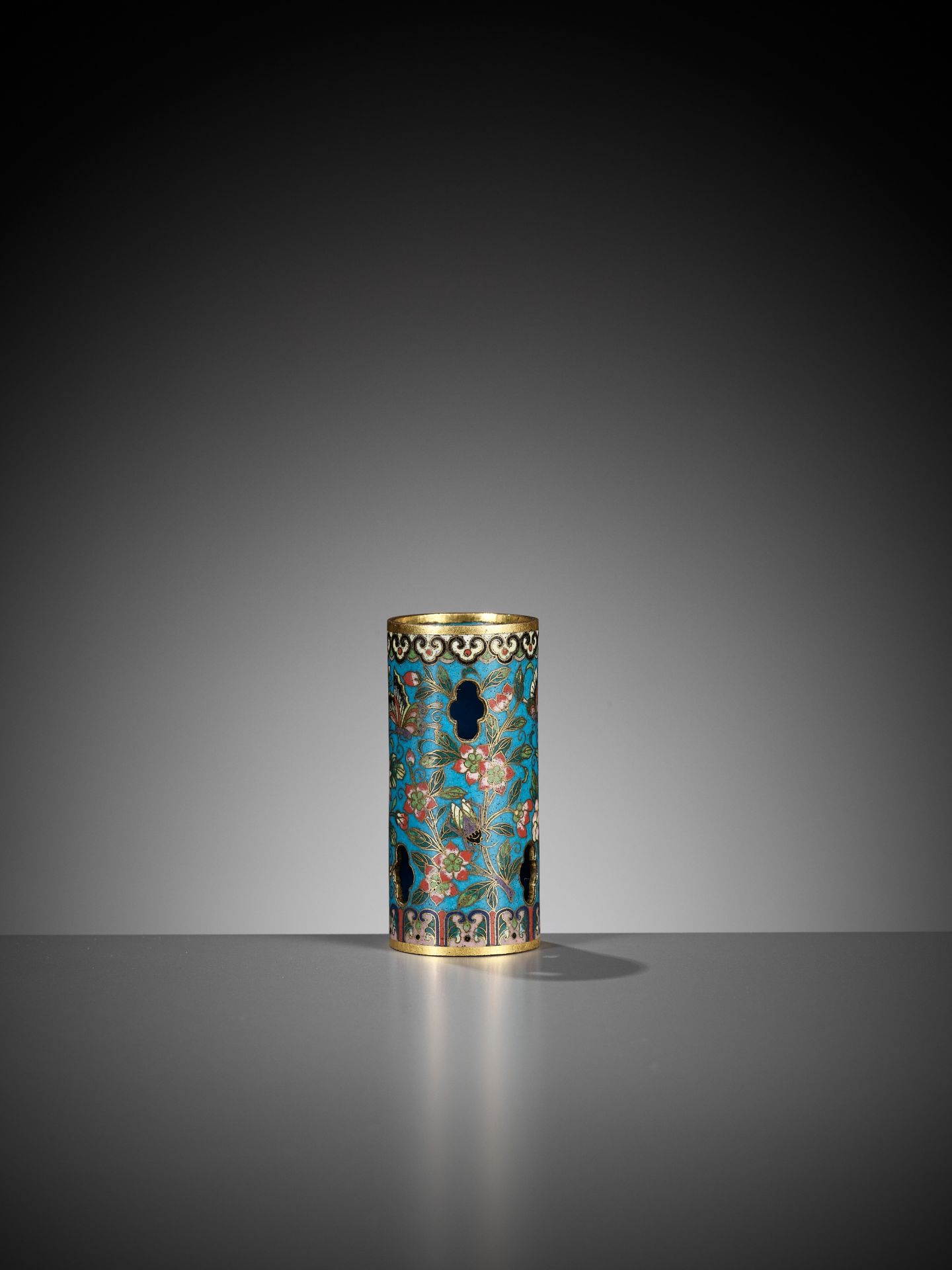 AN EXCEEDINGLY RARE MINIATURE CLOISONNE HAT STAND, JIAQING - Image 14 of 14