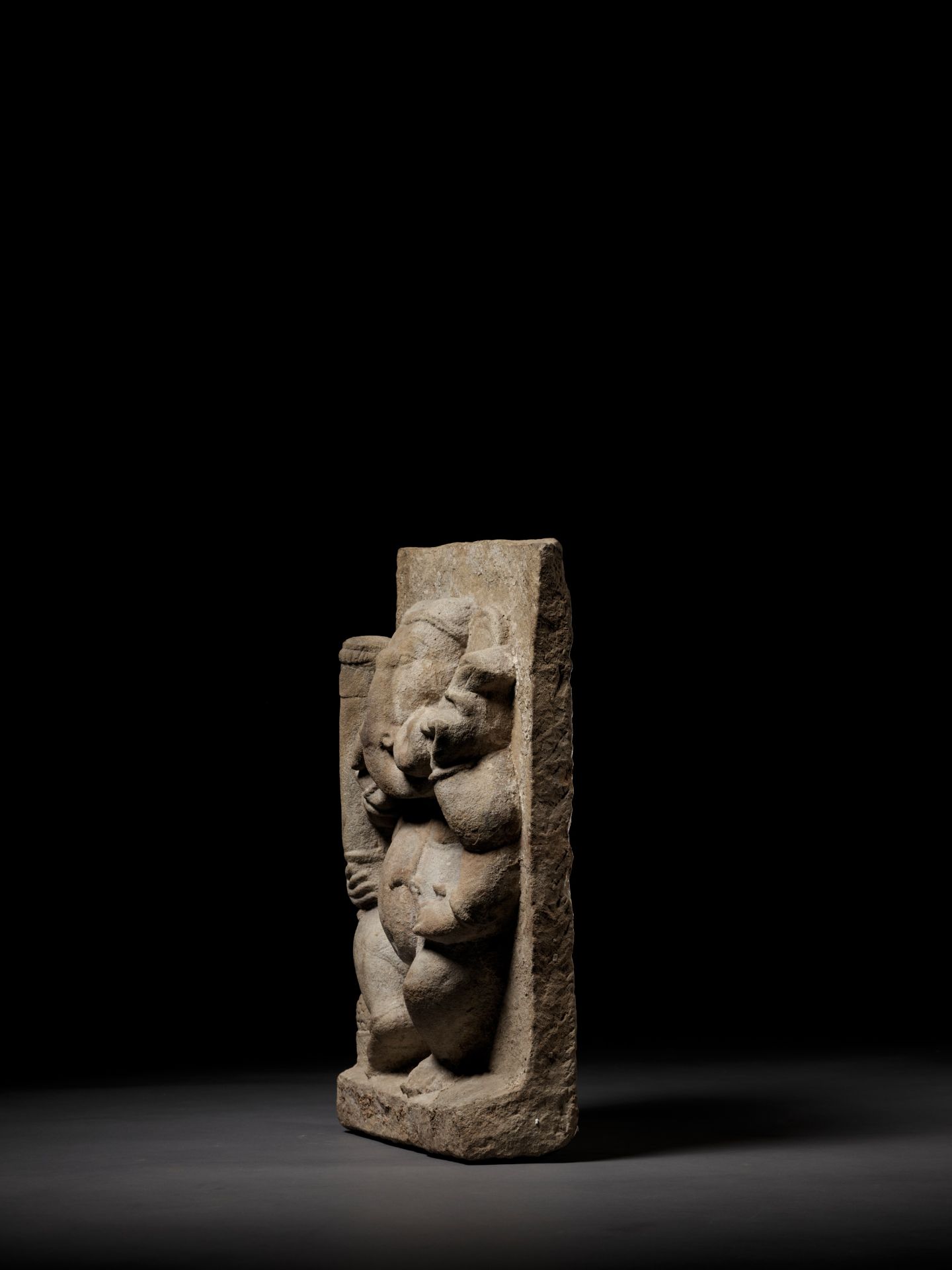 A BUFF SANDSTONE FIGURE OF DANCING GANESHA, MAHAGANAPATI, 10TH CENTURY - Image 9 of 11