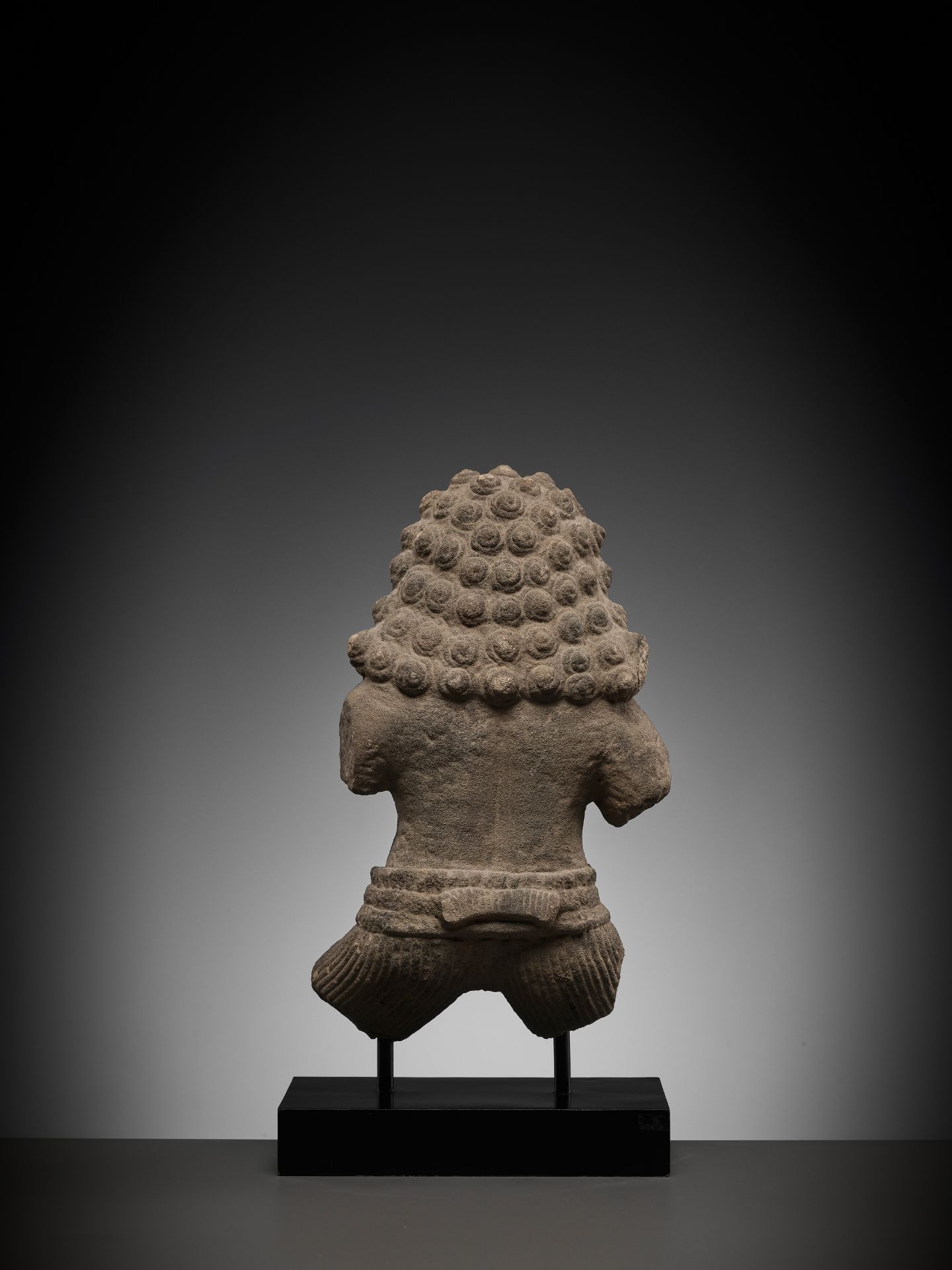 AN EXPRESSIVE SANDSTONE FIGURE OF A RAKSHASA, ANGKOR PERIOD, KOH KER STYLE - Image 7 of 11