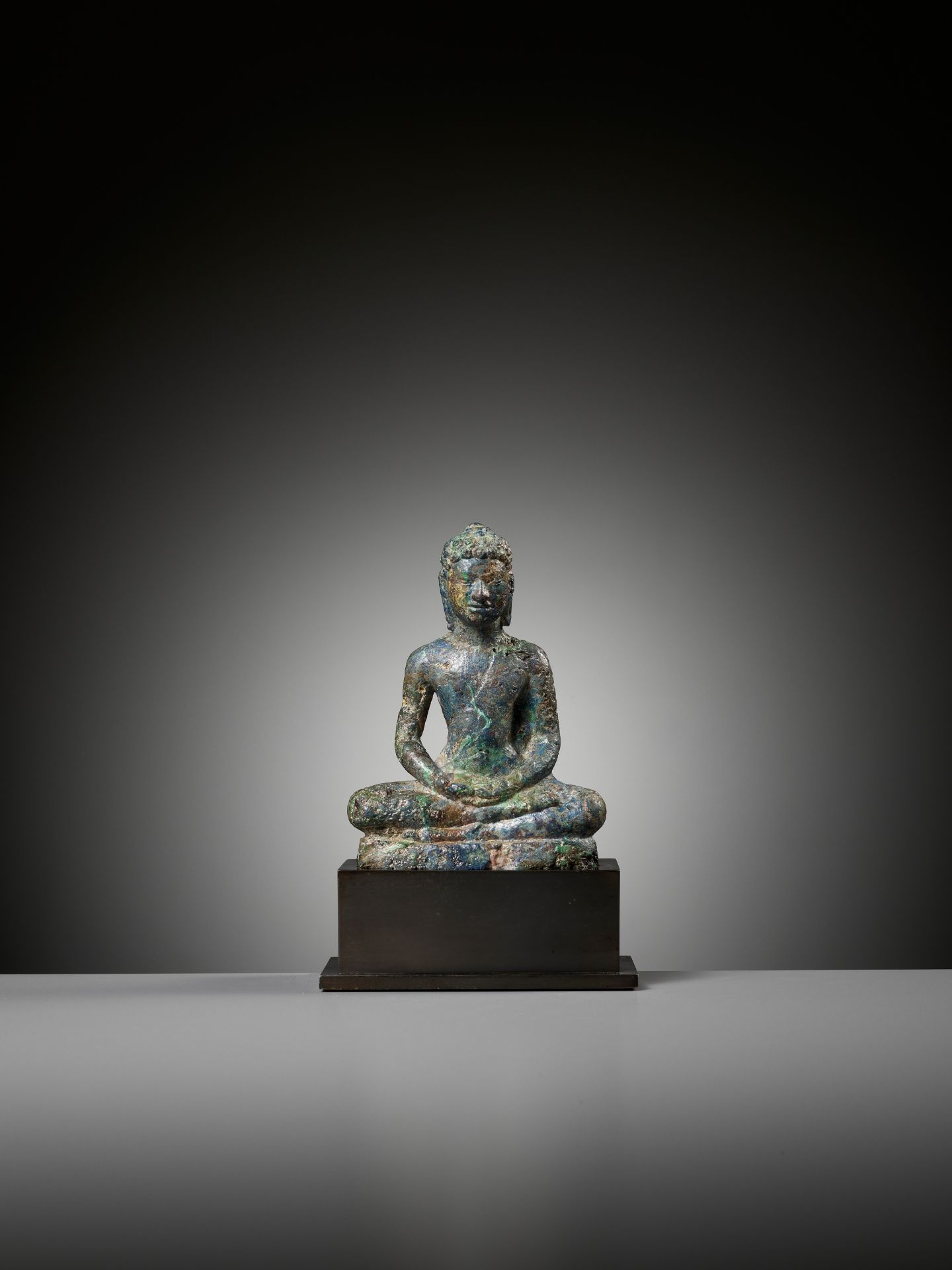 A BRONZE FIGURE OF BUDDHA, PRE-ANGKOR PERIOD - Image 2 of 10