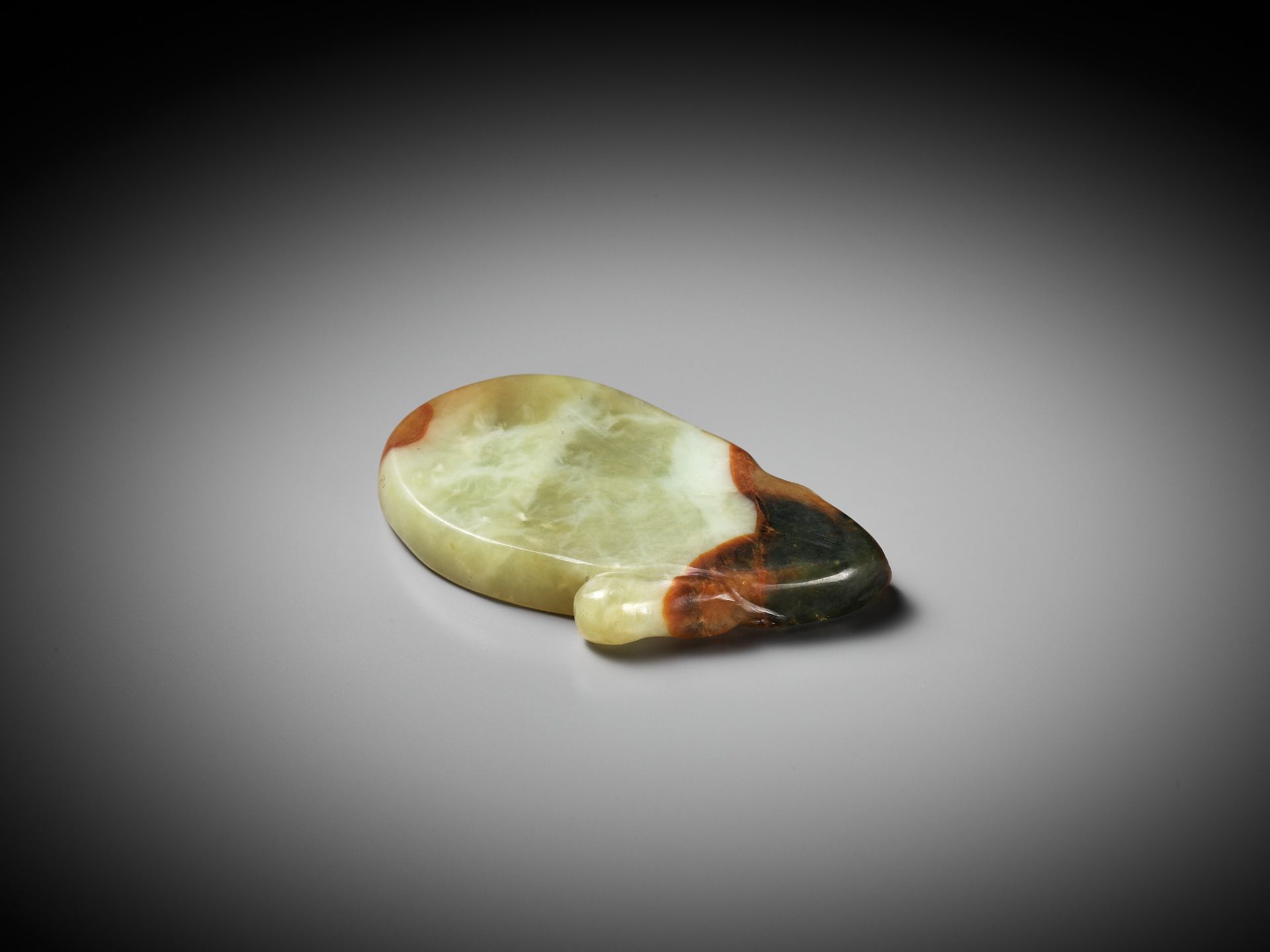 A YELLOW AND RUSSET JADE 'RABBIT' INKSTONE, EARLY QING DYNASTY - Image 7 of 8