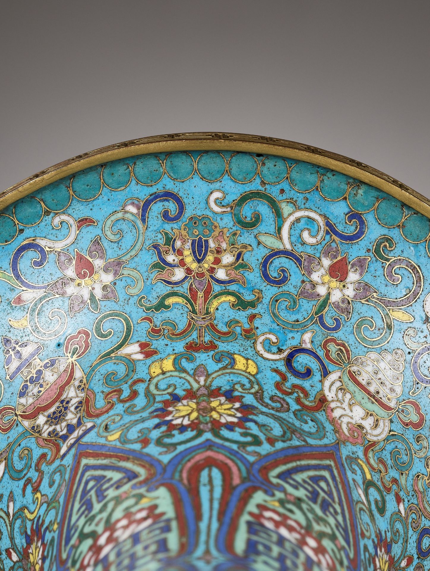 A RARE AND LARGE CLOISONNE ENAMEL 'BAJIXIANG' VASE, GU, QIANLONG PERIOD - Image 12 of 17